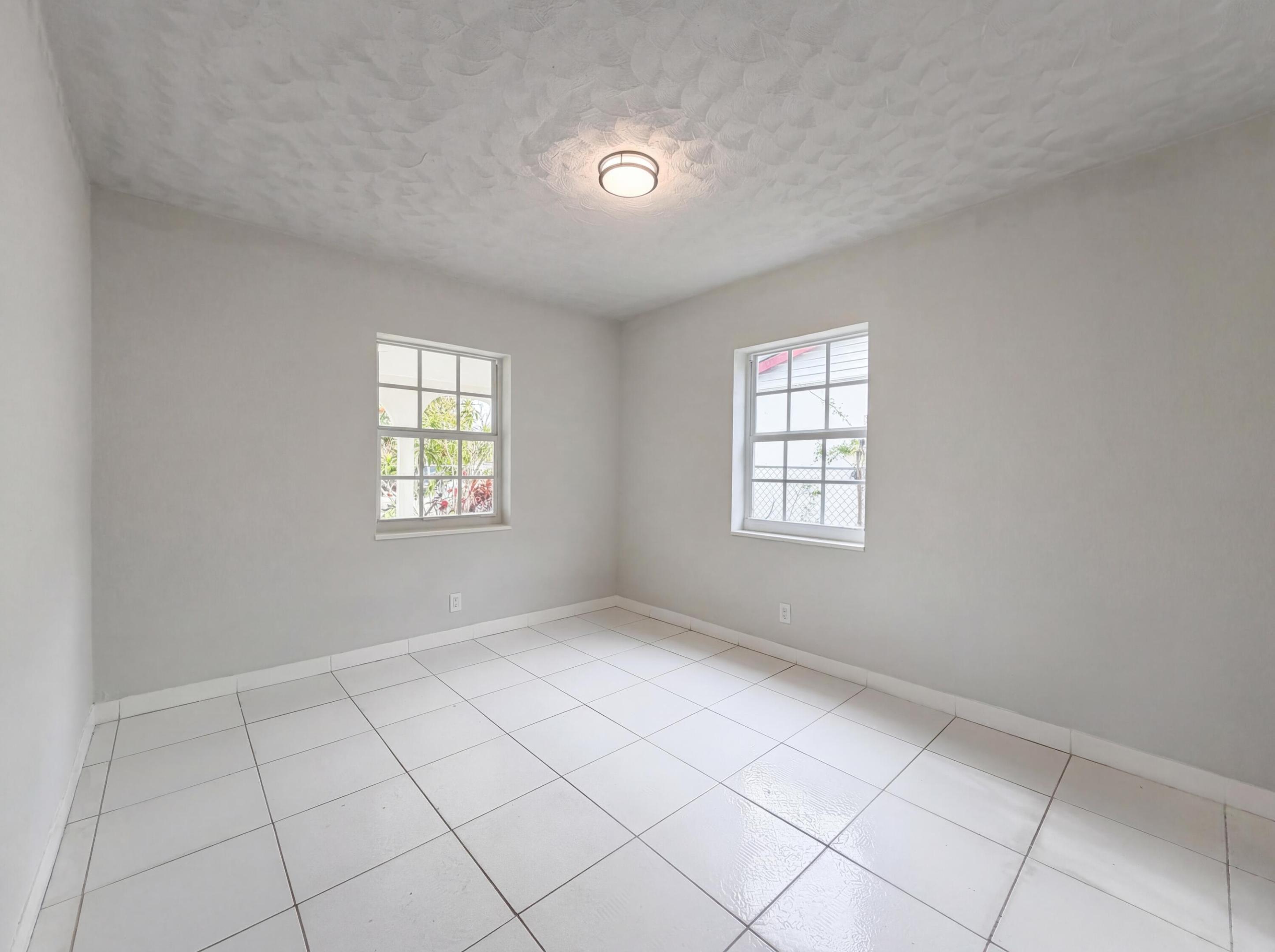 BOYNTON HILLS - Residential