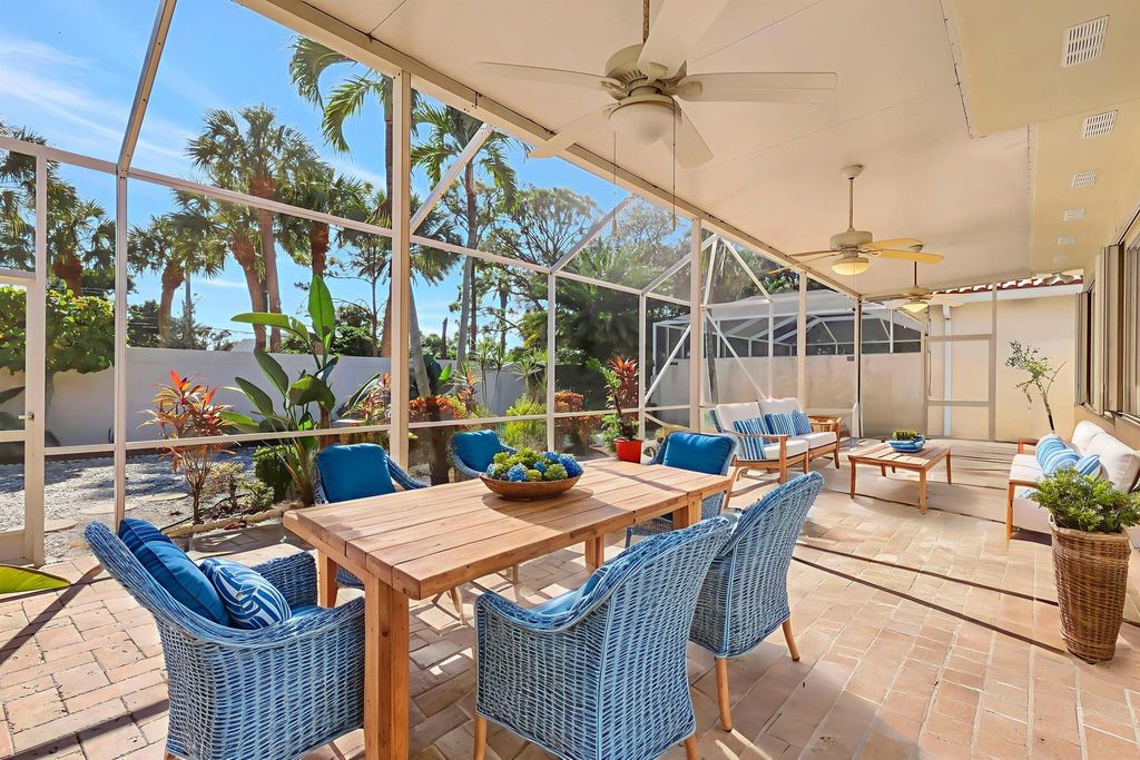 Photo of 351 Kelsey Park Circle, Palm Beach Gardens, FL 33410 (MLS # R11140571)