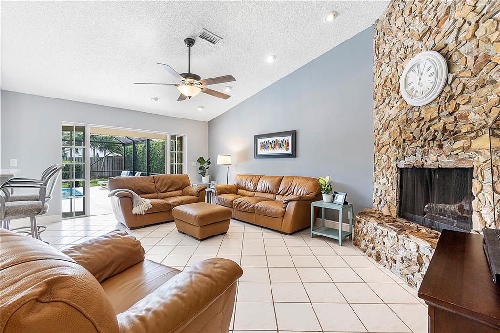 CYPRESS RUN - Residential