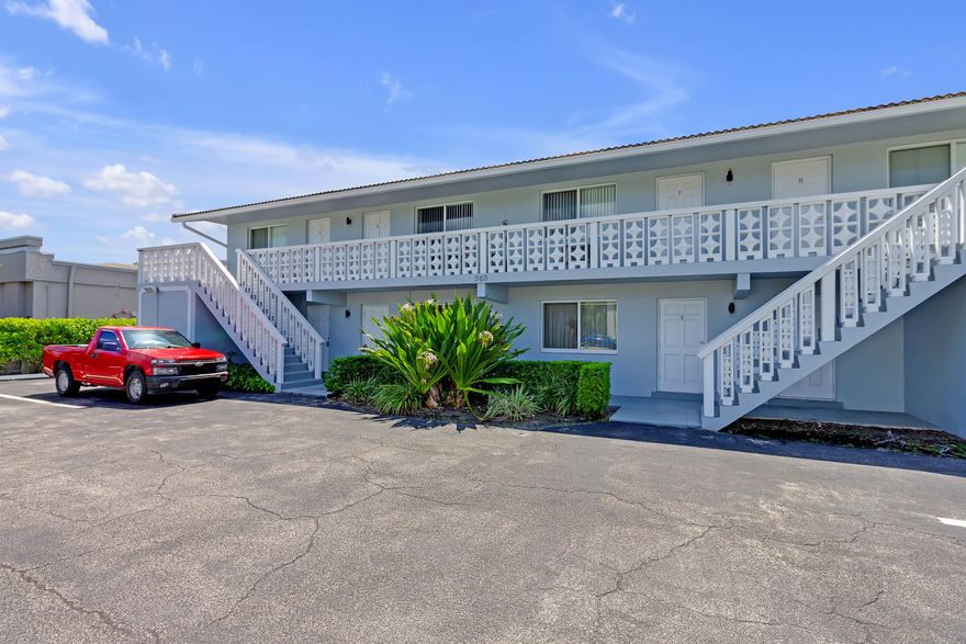 FAST APPROVAL! NO HOA Fantastic location for this 1 bedroom 1 full bathroom residence.  WASHER DRYER IN! Impact windows and pet friendly. Just steps from Federal Hwy close to shopping plazas, Just a few miles from the sandy bleach! Call now!