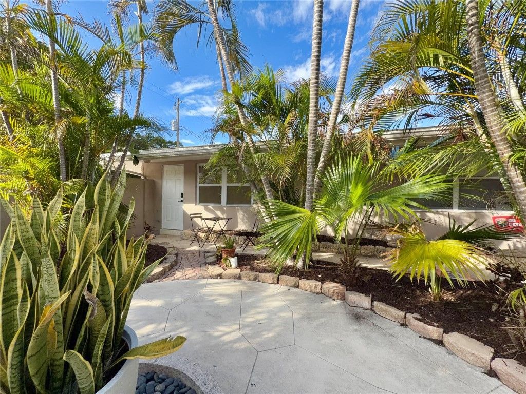 Photo of 924 NE 17th Terrace #10, Fort Lauderdale, FL 33304 (MLS # F10548610)