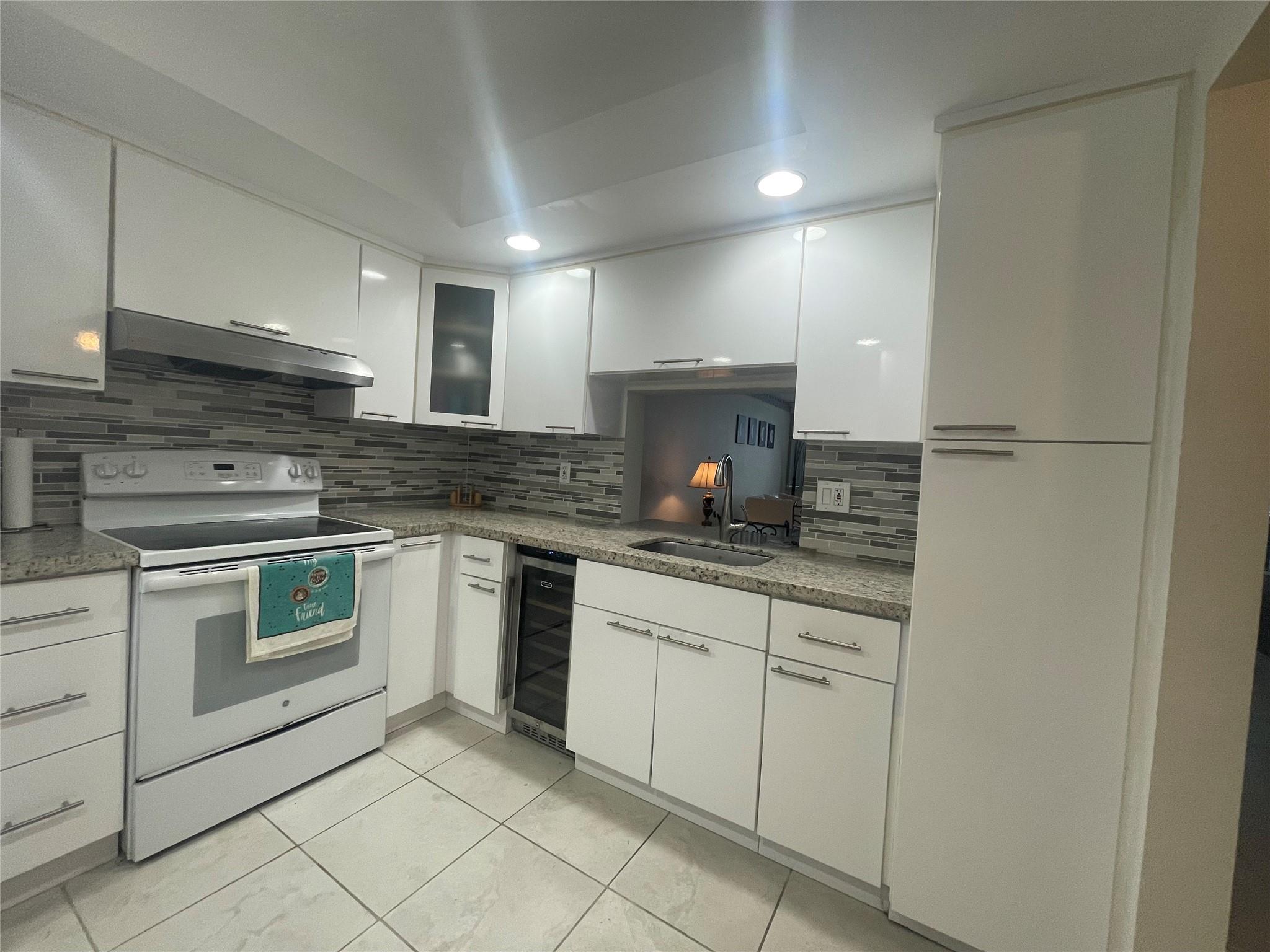 EAST POINT TOWERS CONDO - Residential Lease