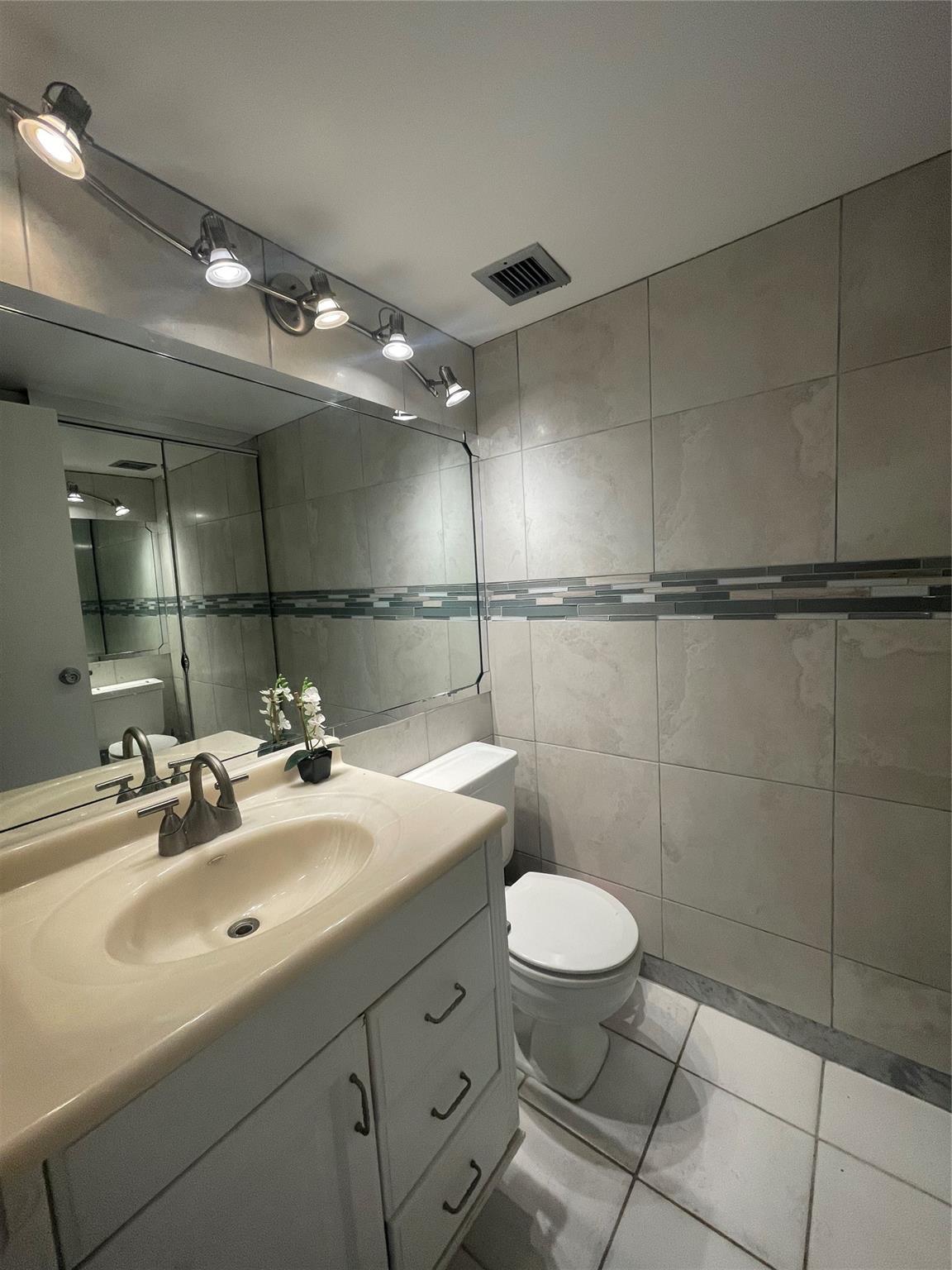 EAST POINT TOWERS CONDO - Residential Lease