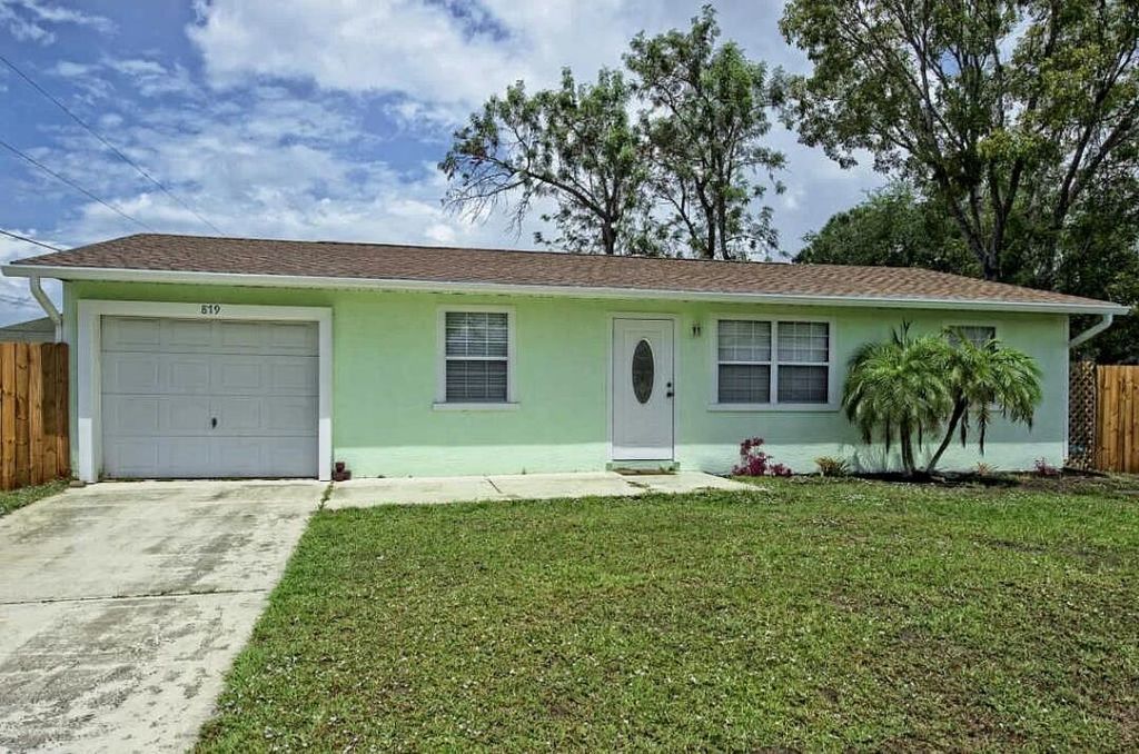 Photo of 879 SW Canary Terrace, Port Saint Lucie, FL 34953 (MLS # R10994850)