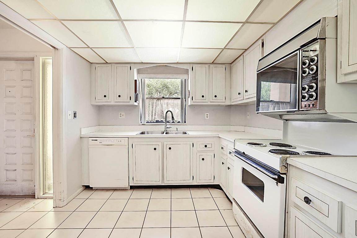 BROADVIEW CONDO - Residential