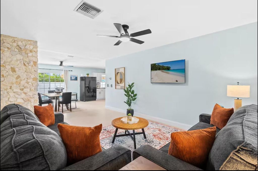 Photo of 304 SE 4th Street, Dania Beach, FL 33004 (MLS # F10556849)