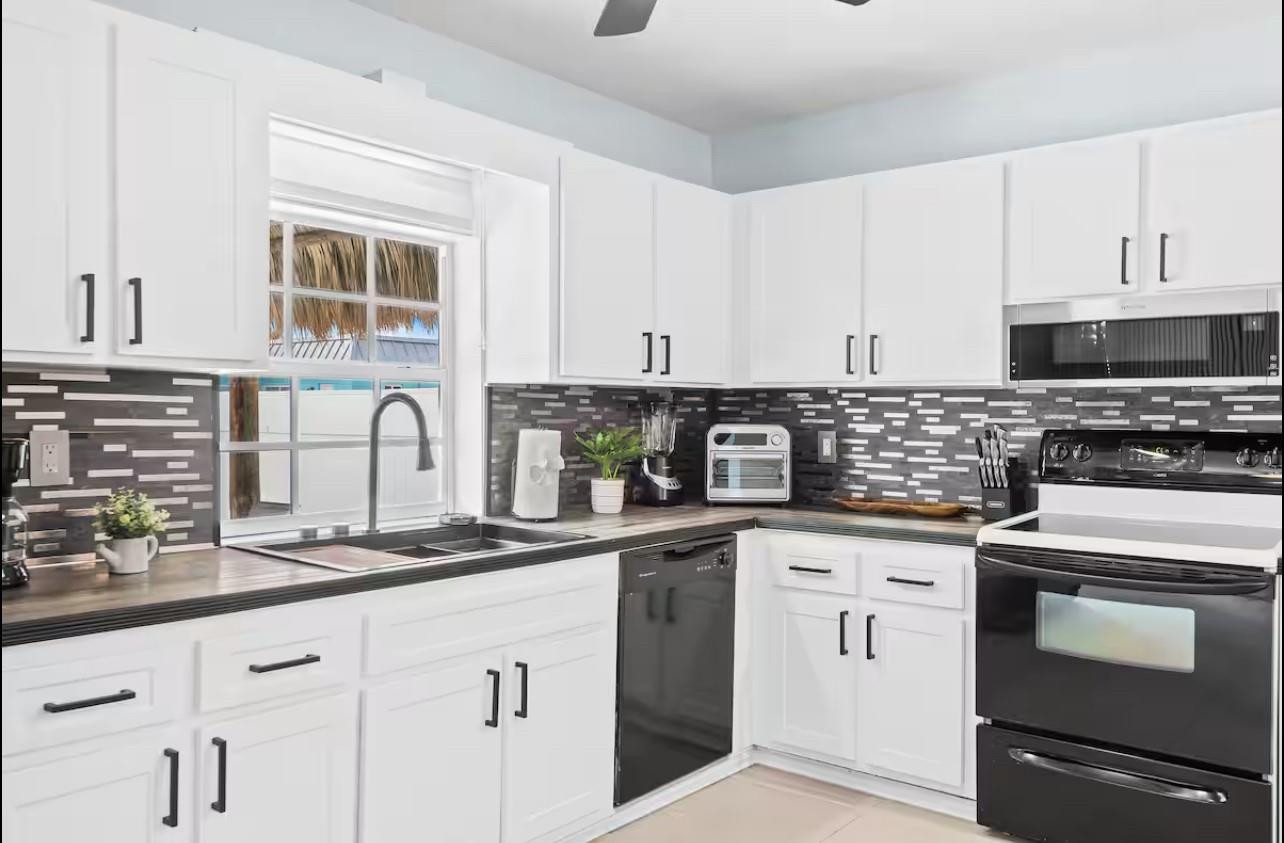 Hollywood Center Amd - Residential Lease