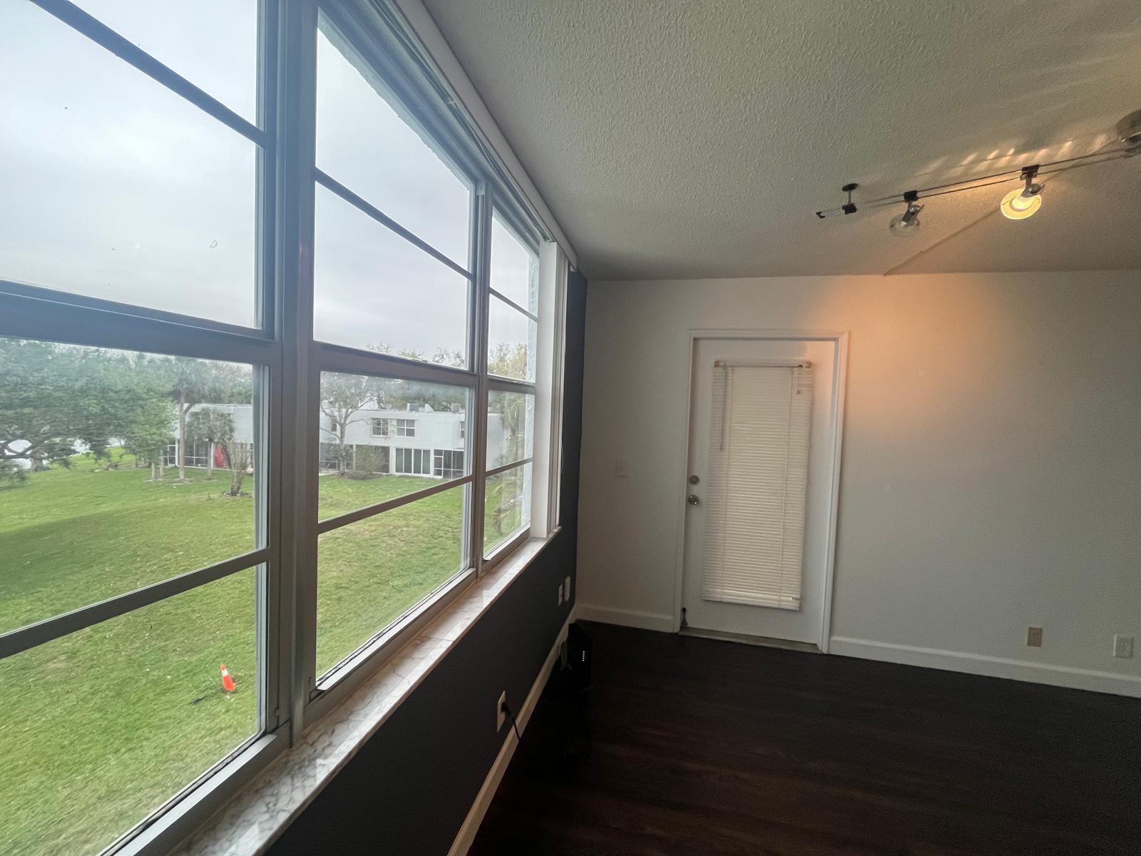 LIVE OAK CONDO ELEVEN - Residential Lease
