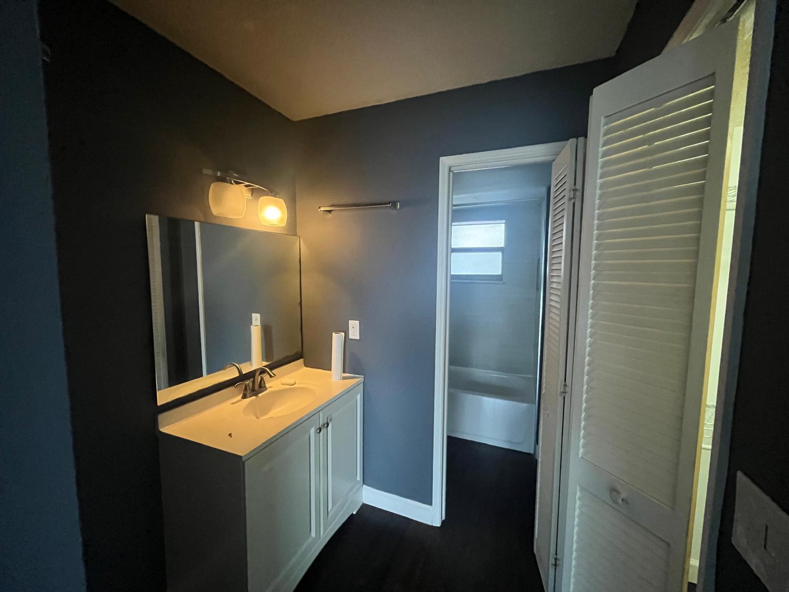 LIVE OAK CONDO ELEVEN - Residential Lease