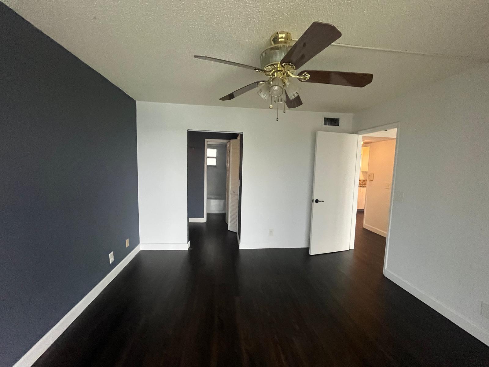 LIVE OAK CONDO ELEVEN - Residential Lease