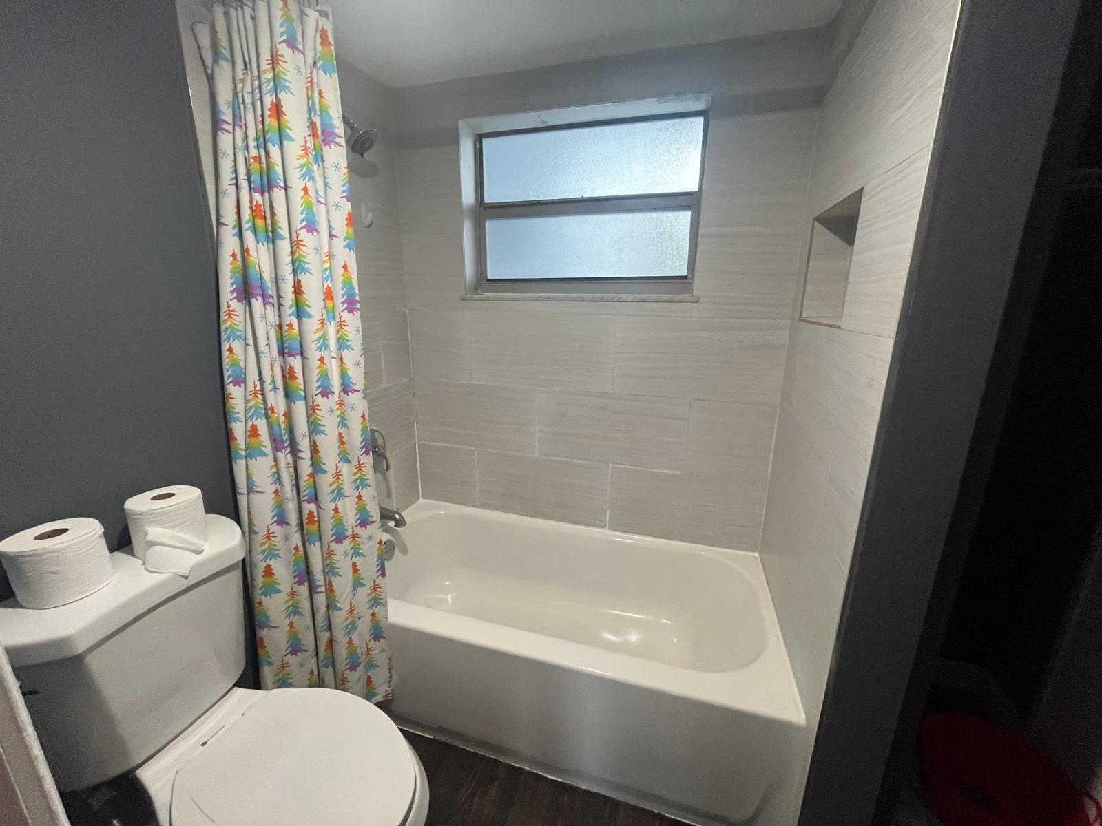 LIVE OAK CONDO ELEVEN - Residential Lease