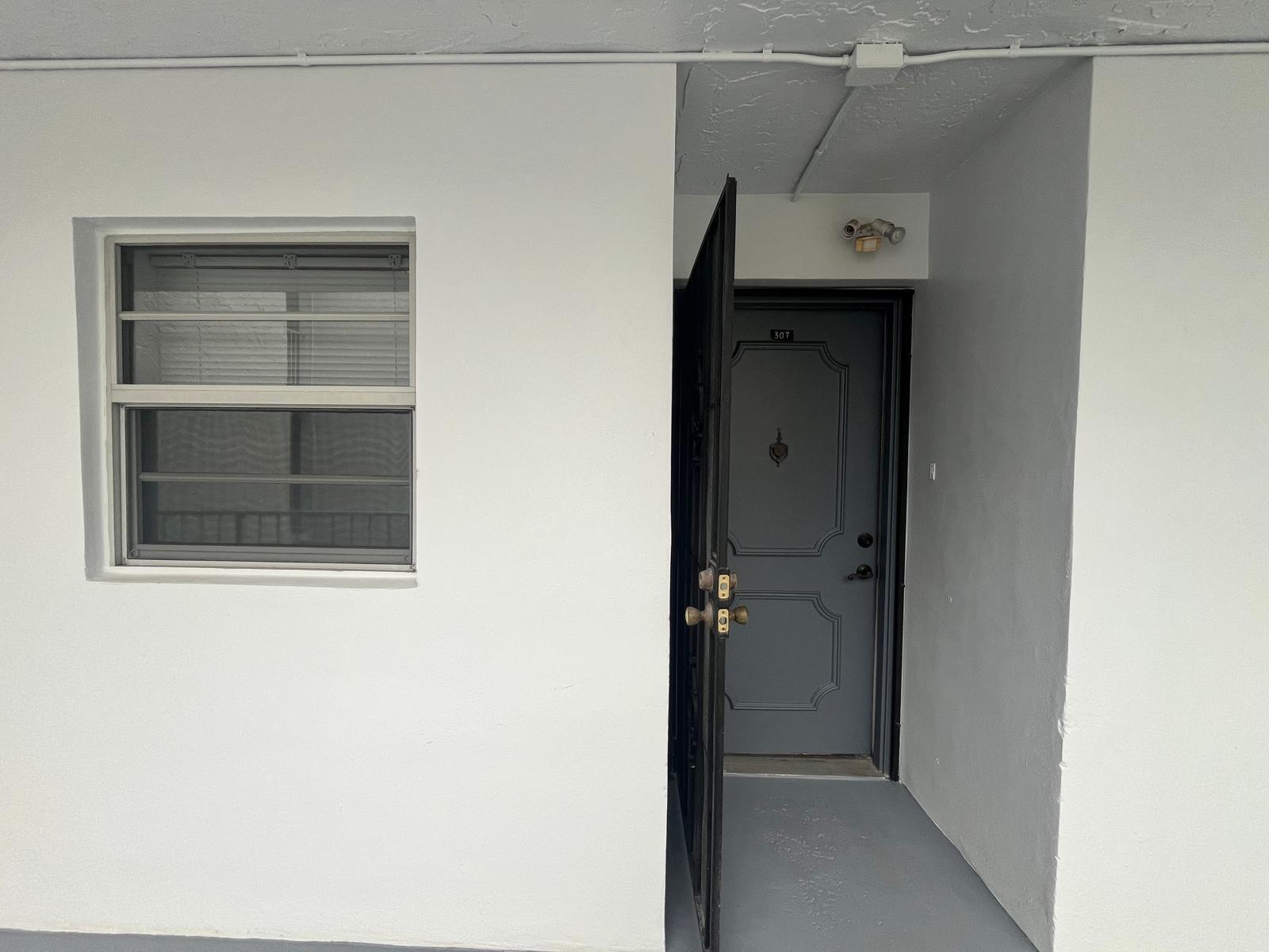 LIVE OAK CONDO ELEVEN - Residential Lease