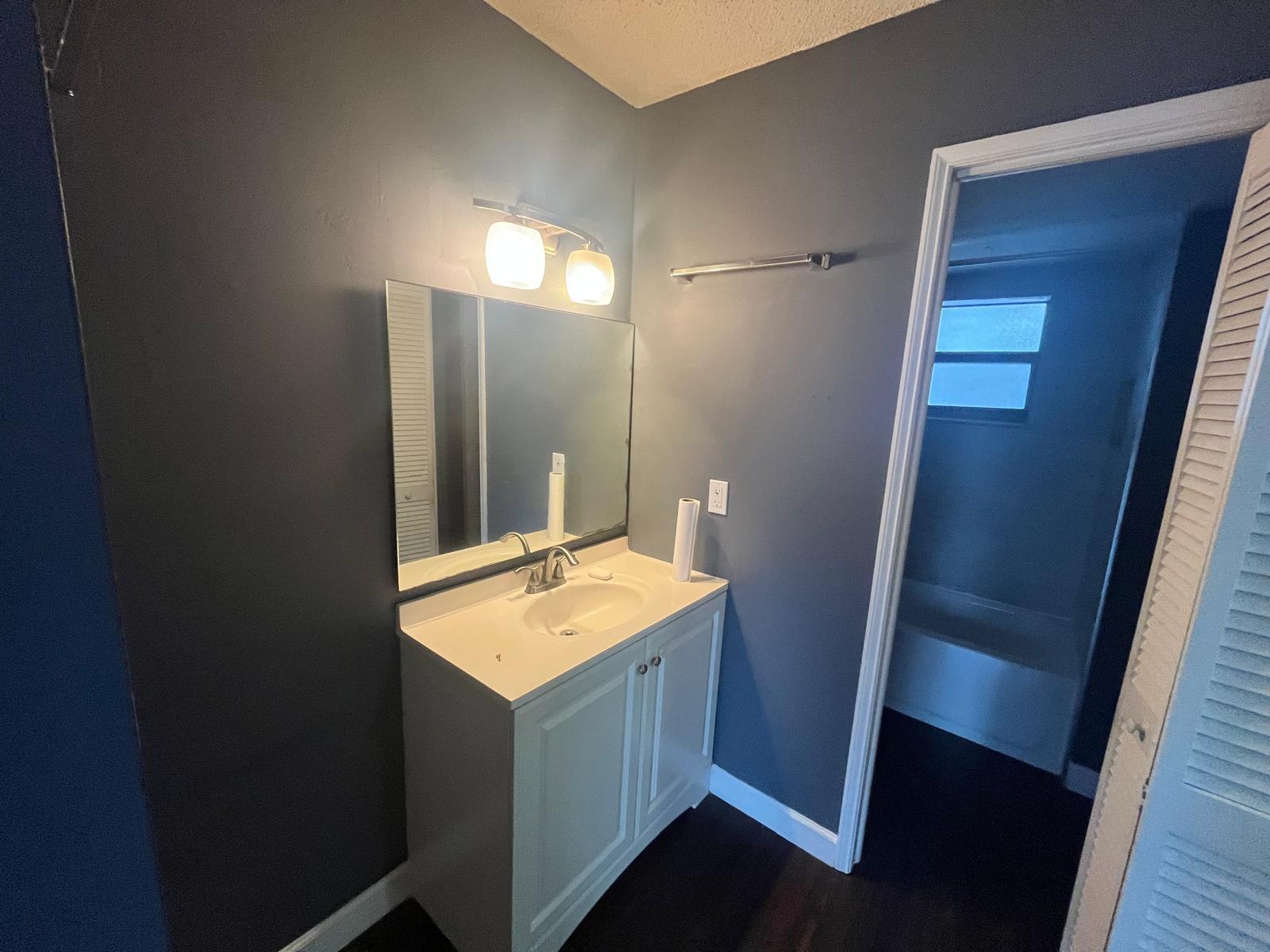 LIVE OAK CONDO ELEVEN - Residential Lease