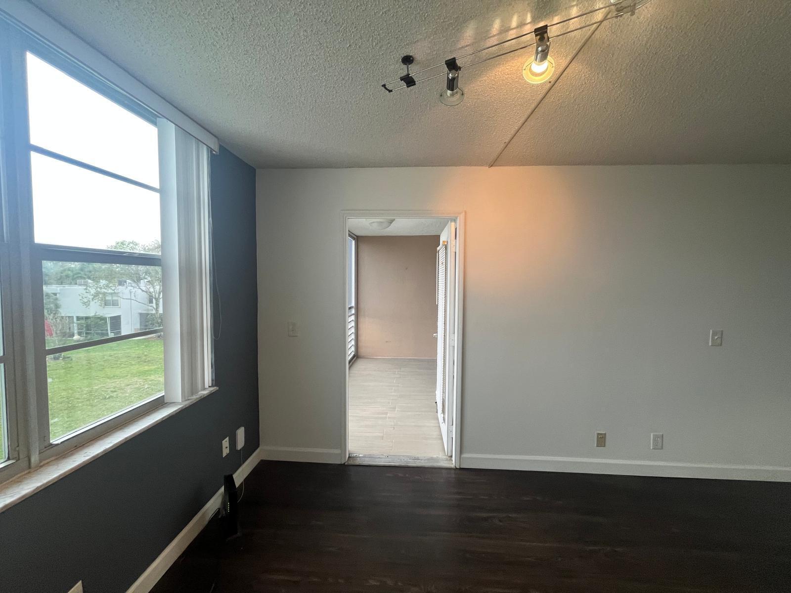 LIVE OAK CONDO ELEVEN - Residential Lease