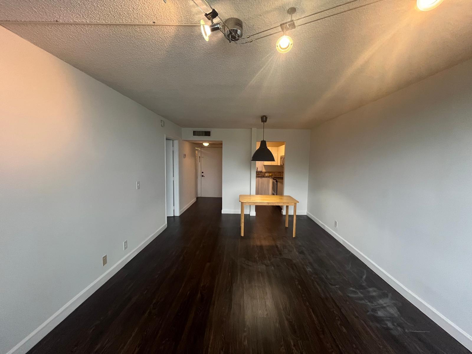LIVE OAK CONDO ELEVEN - Residential Lease