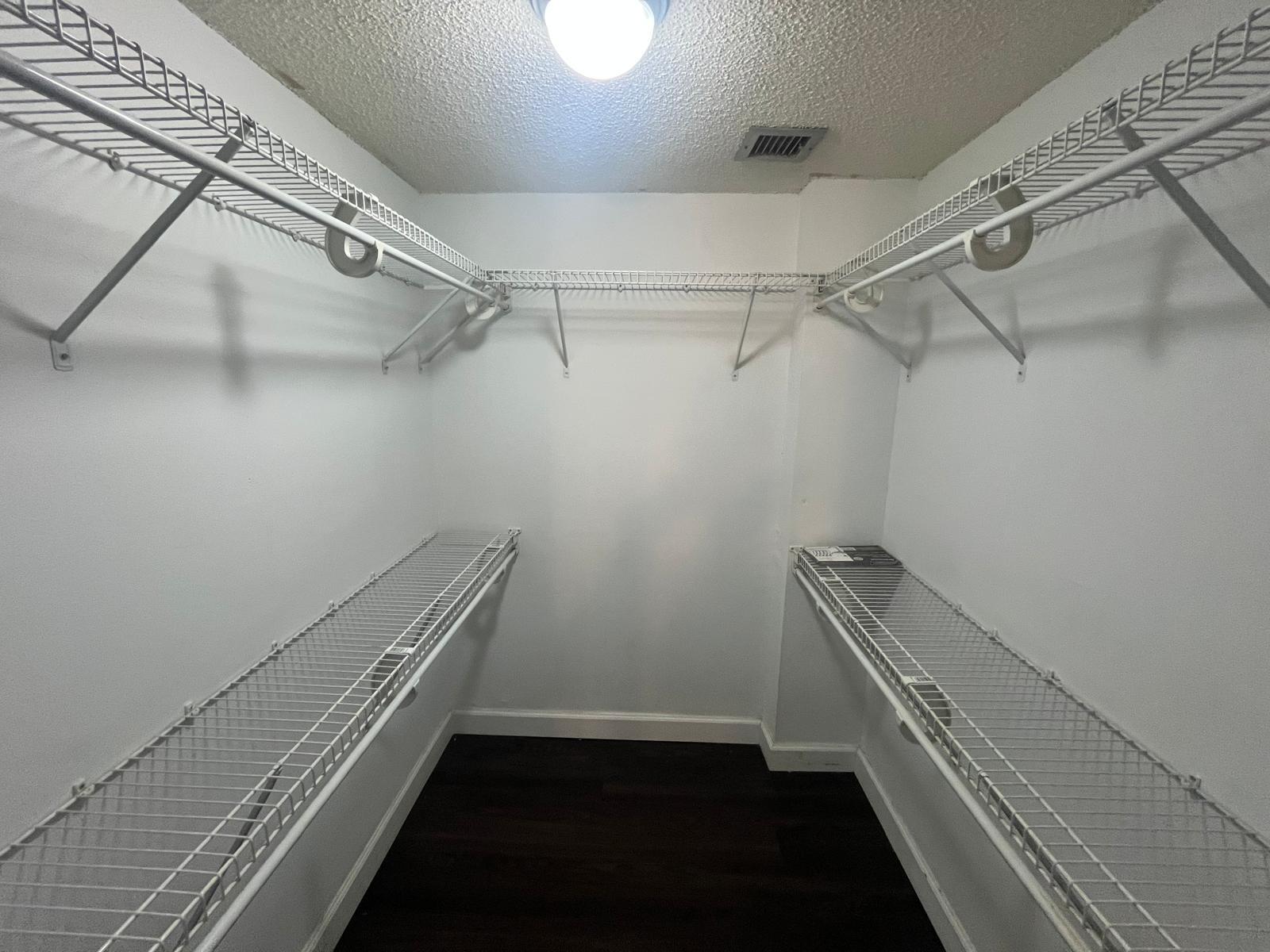 LIVE OAK CONDO ELEVEN - Residential Lease