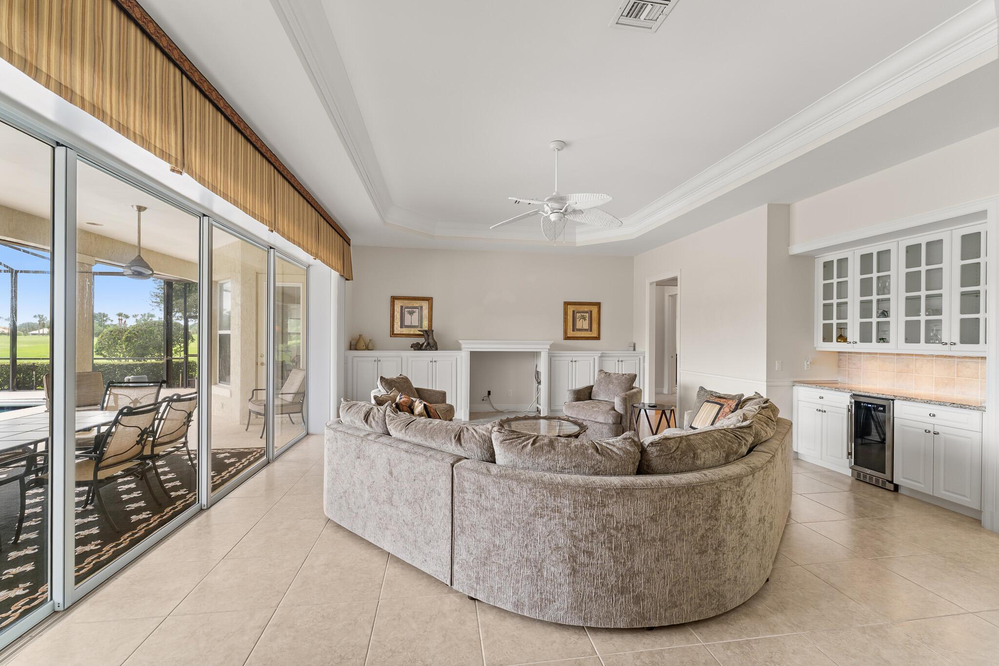 COUNTRY CLUB ESTATES - Residential