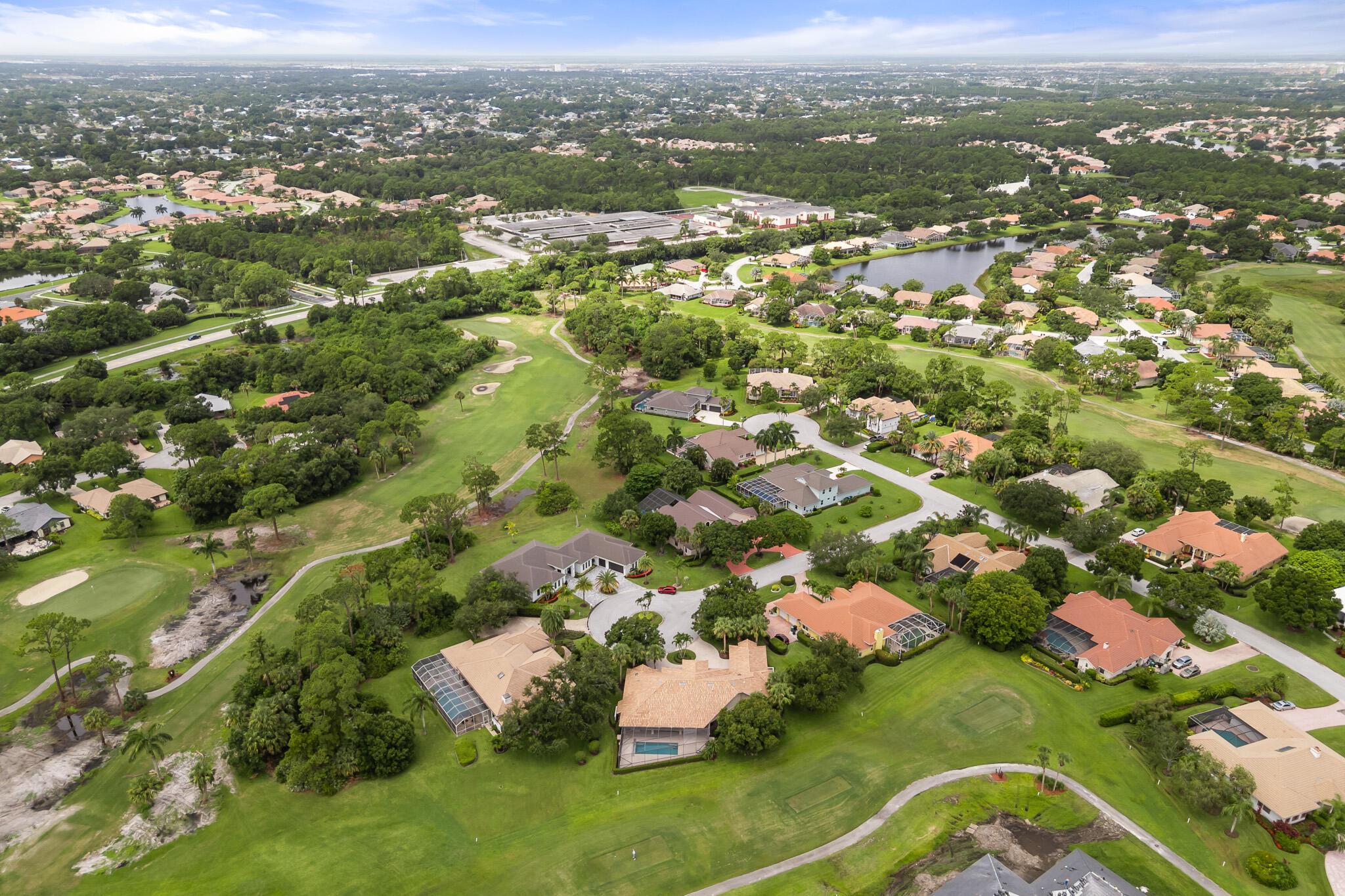 COUNTRY CLUB ESTATES - Residential
