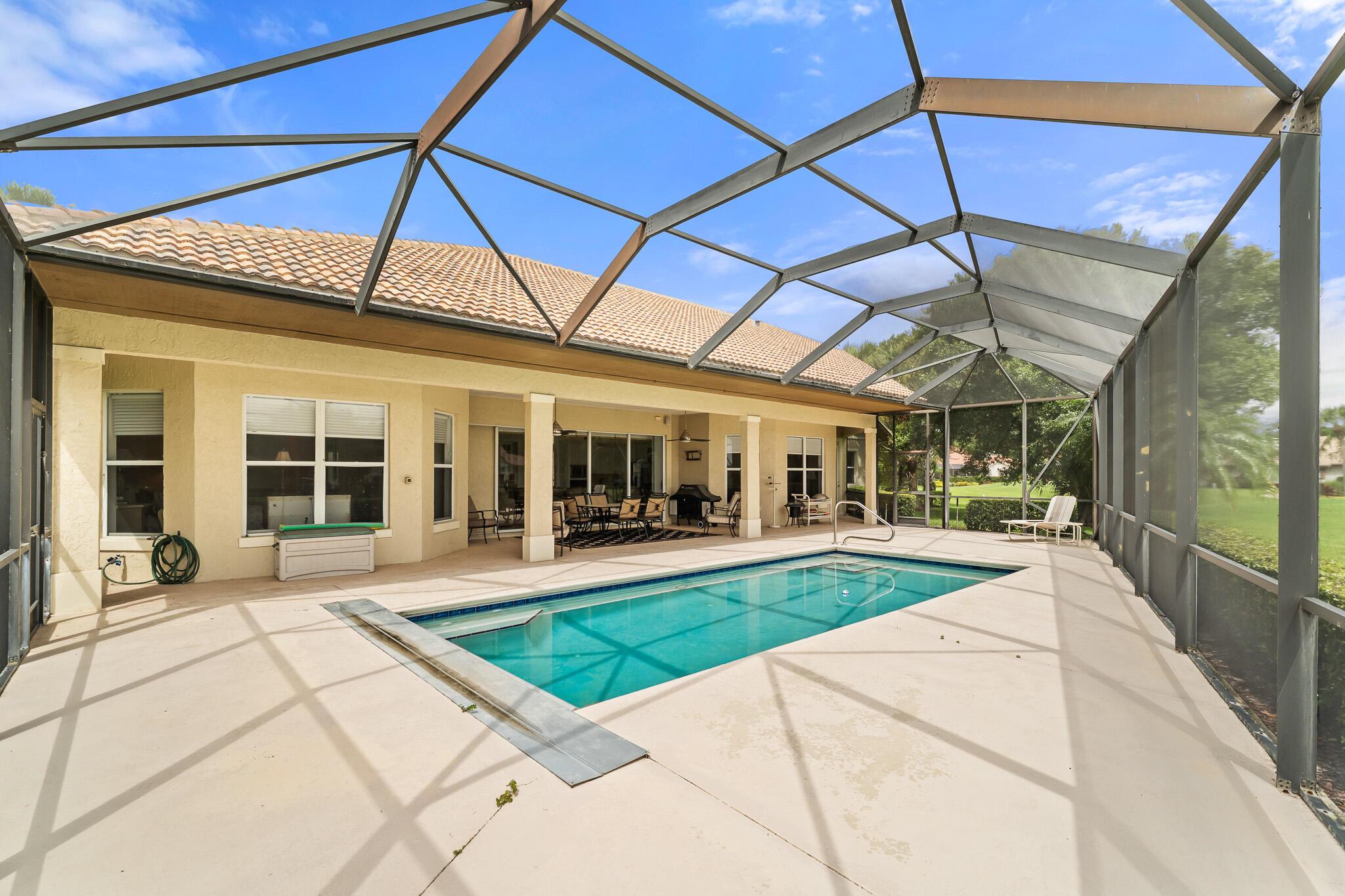 COUNTRY CLUB ESTATES - Residential