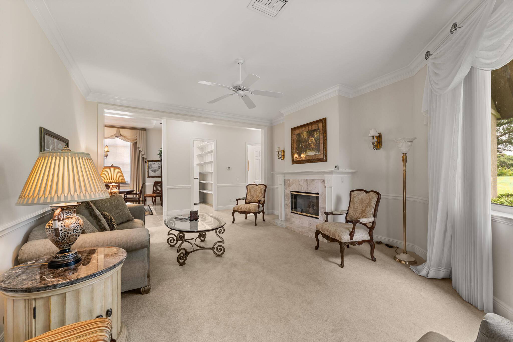 COUNTRY CLUB ESTATES - Residential