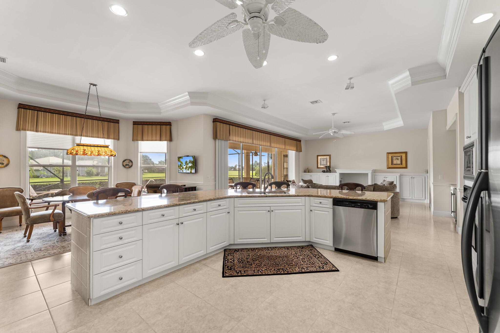 COUNTRY CLUB ESTATES - Residential