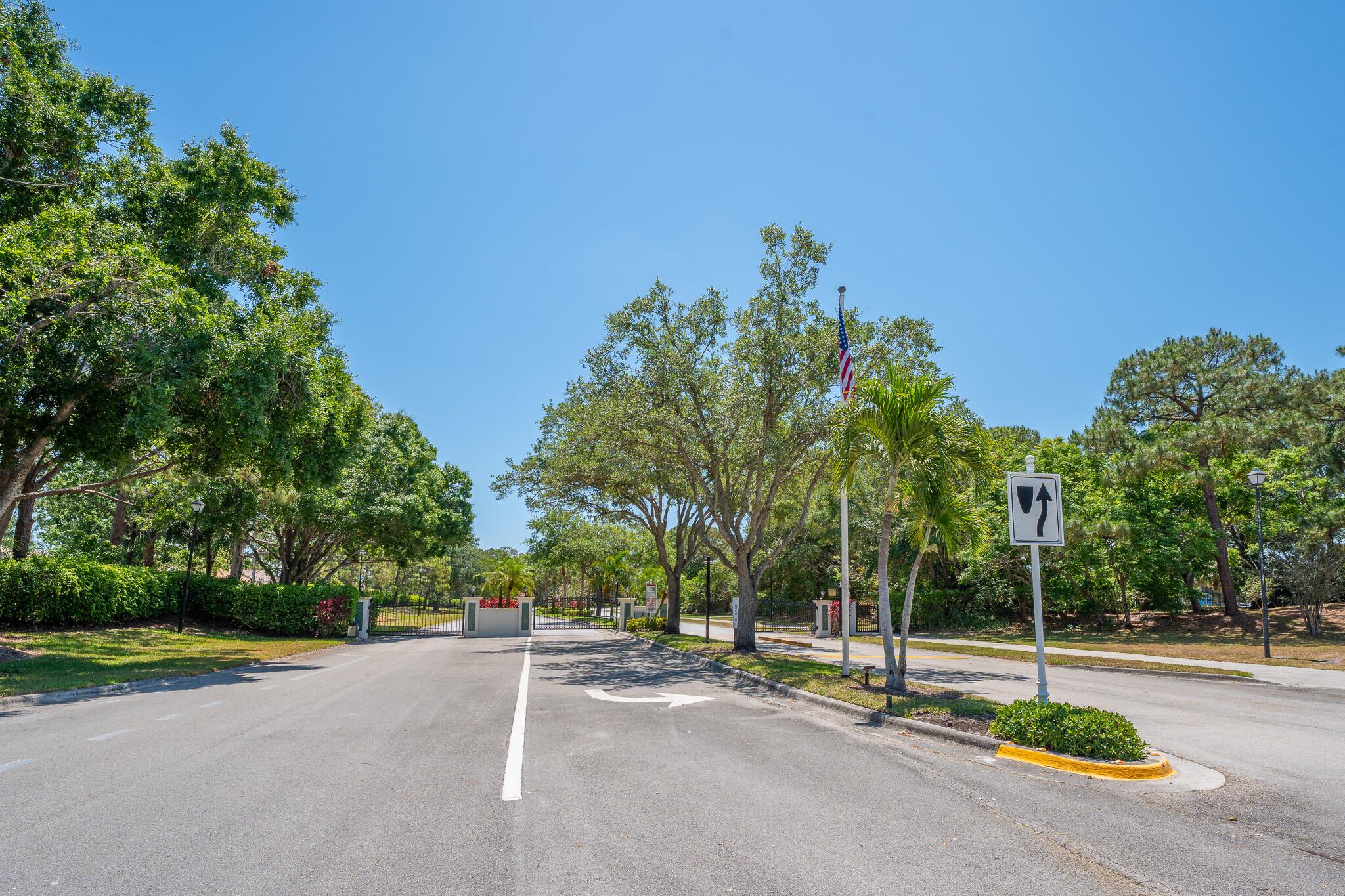 COUNTRY CLUB ESTATES - Residential