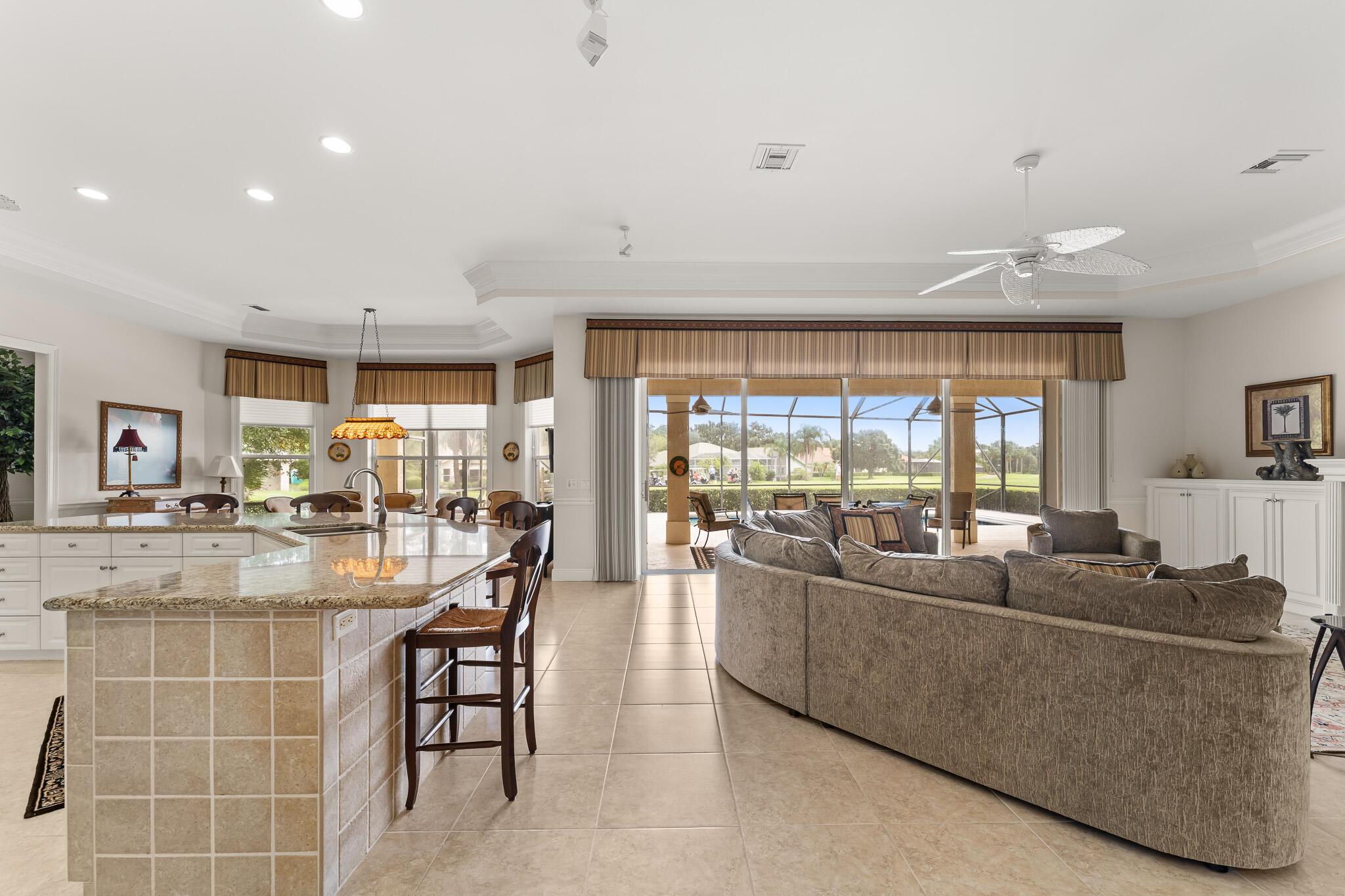 COUNTRY CLUB ESTATES - Residential