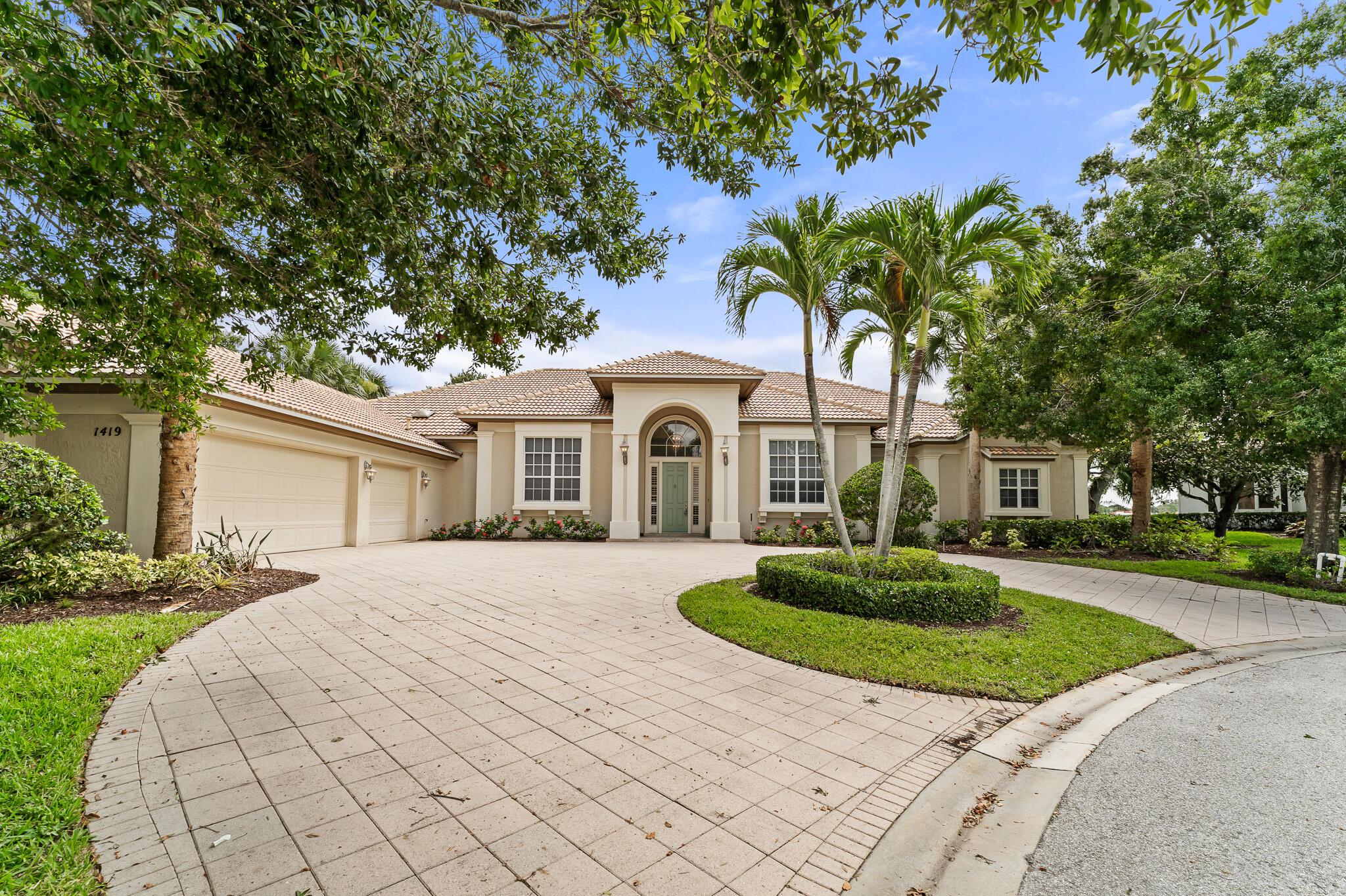 COUNTRY CLUB ESTATES - Residential