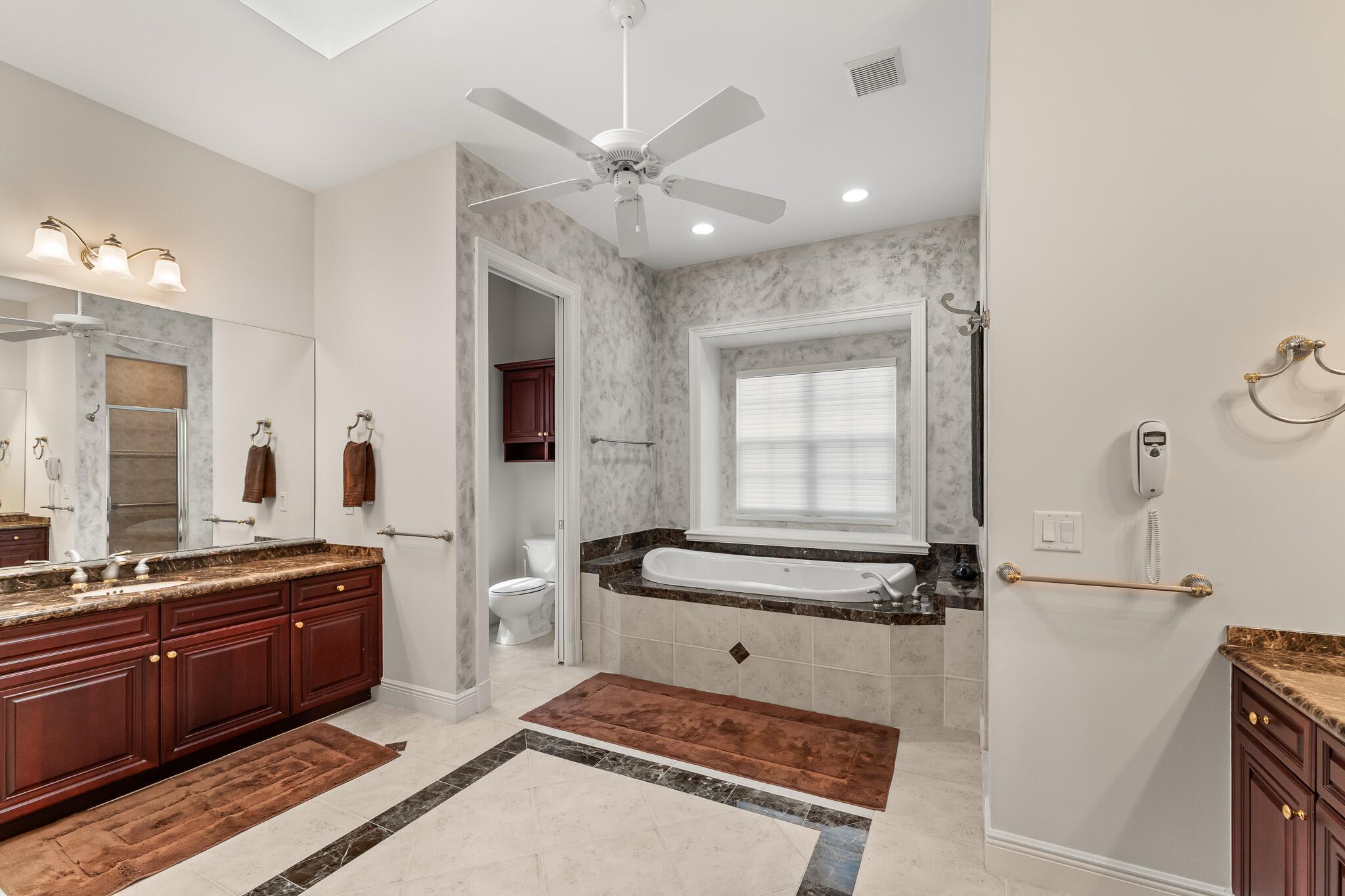 COUNTRY CLUB ESTATES - Residential