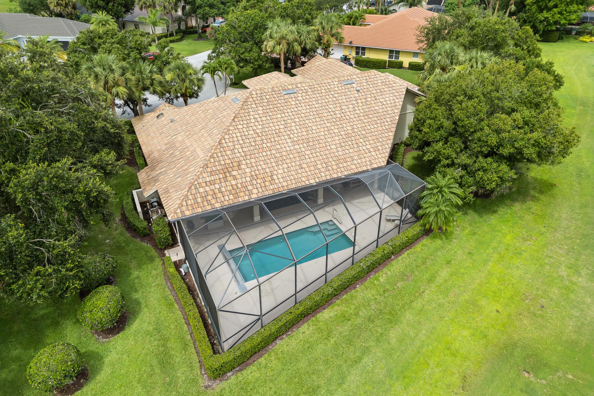 COUNTRY CLUB ESTATES - Residential