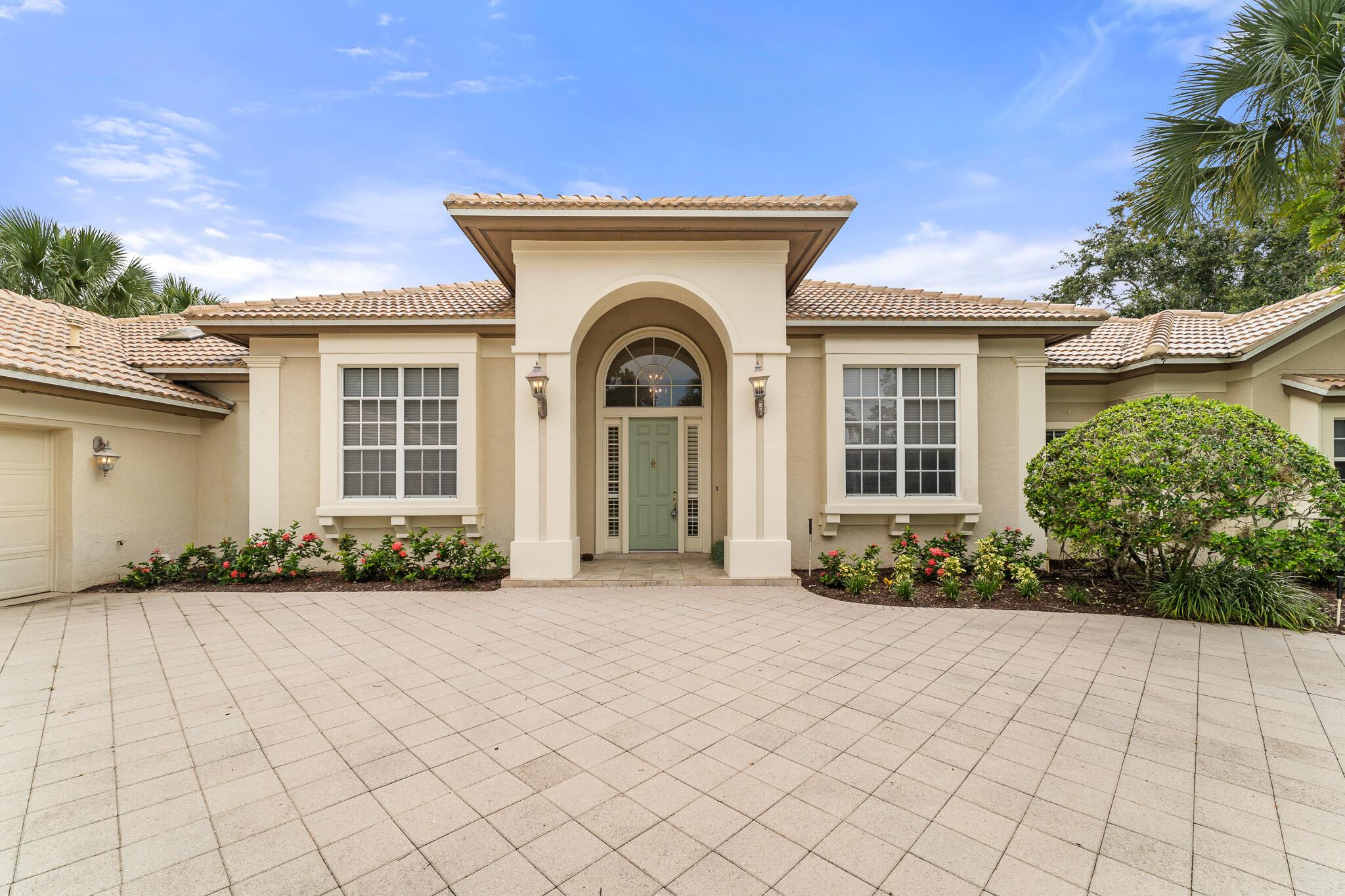 COUNTRY CLUB ESTATES - Residential