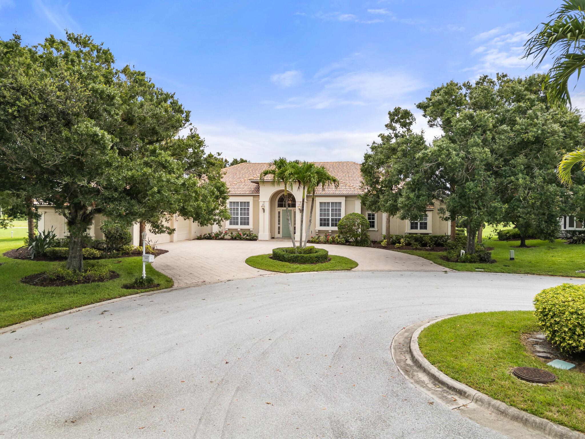 COUNTRY CLUB ESTATES - Residential