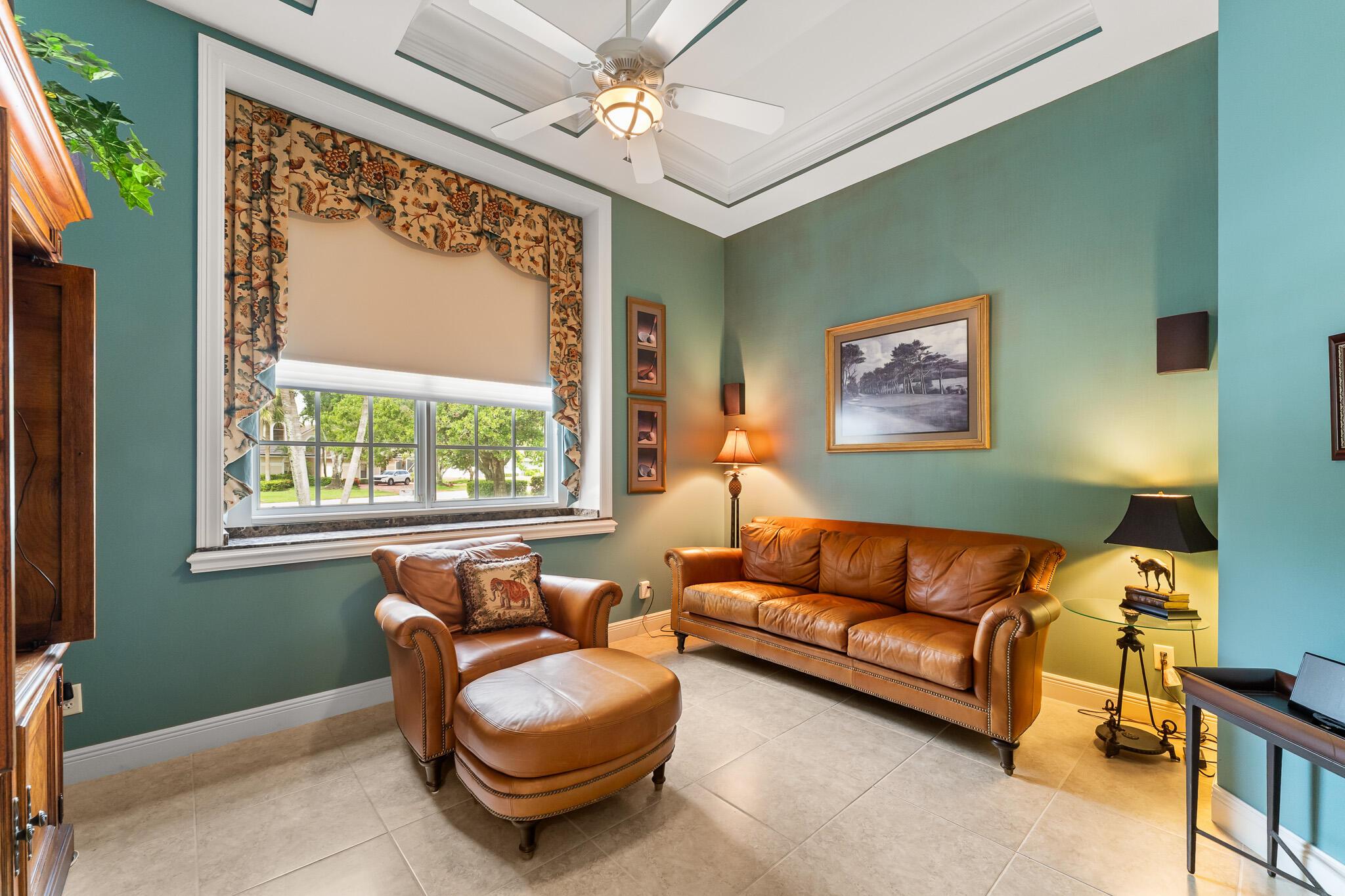 COUNTRY CLUB ESTATES - Residential