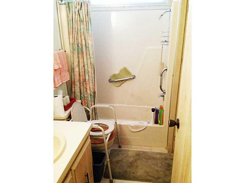 RAVENSWOOD NORTH 108-45 B - Residential