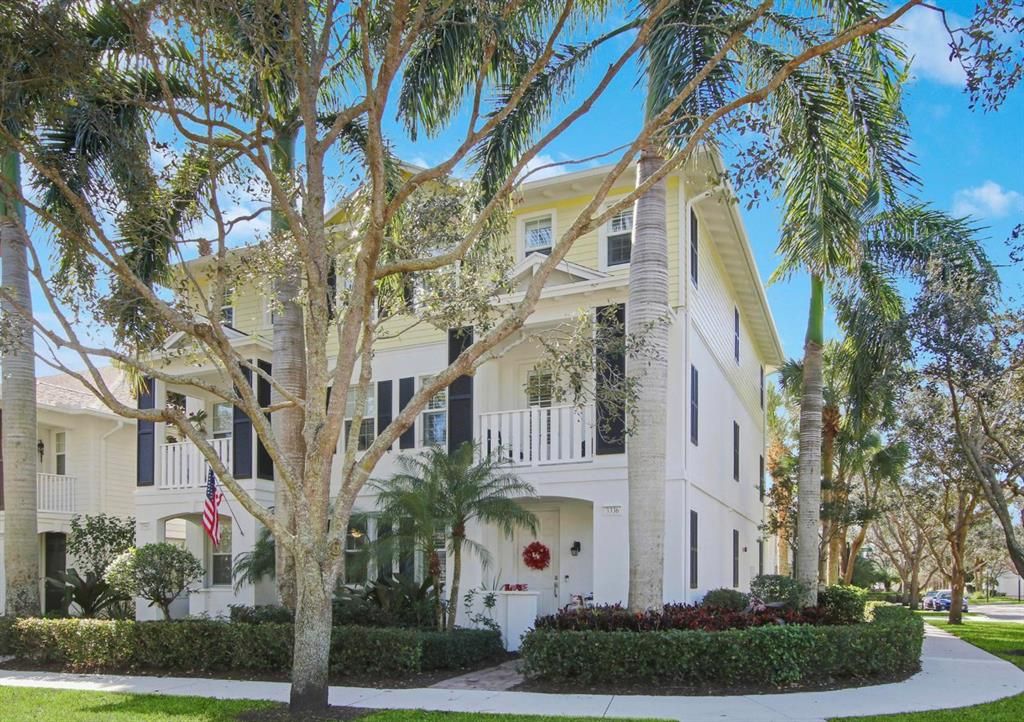 Photo of 3336 W Community Drive, Jupiter, FL 33458 (MLS # R10699608)