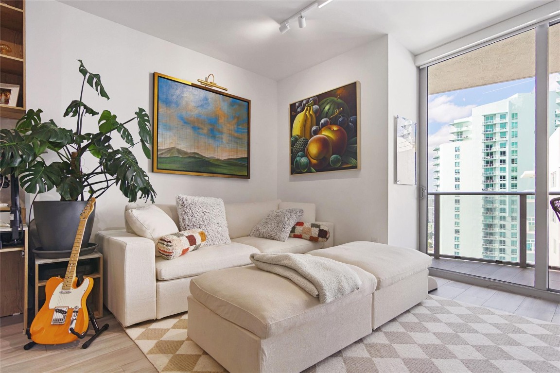 488 NE 18th Street 3503