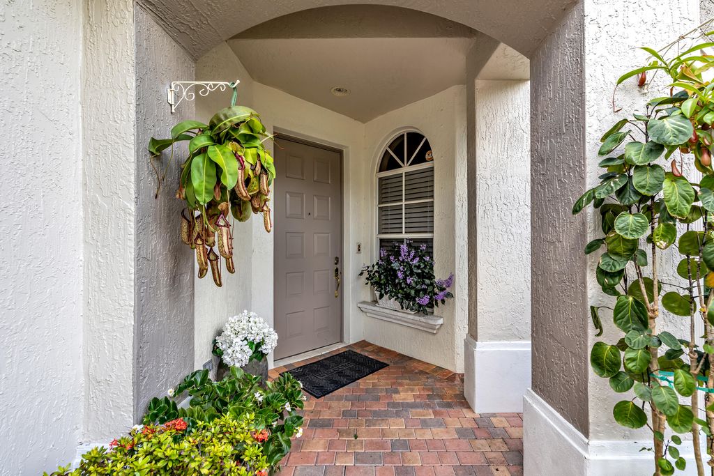 Photo of 6407 Bella Circle #403, Boynton Beach, FL 33437 (MLS # B26022312)