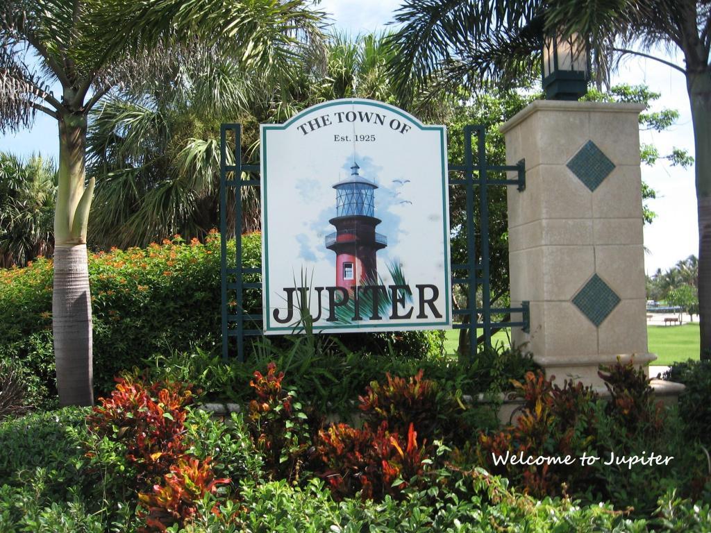 VILLAGE AT ABACOA CONDO - Residential Lease