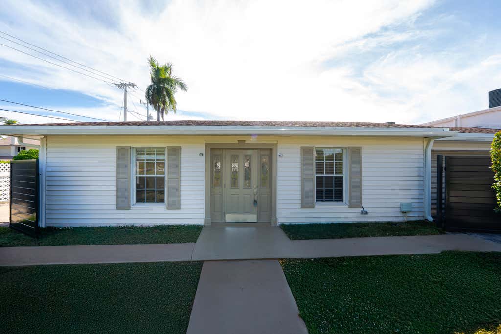 Photo of 3199 NE 6 Drive, Boca Raton, FL 33432 (MLS # R11148172)