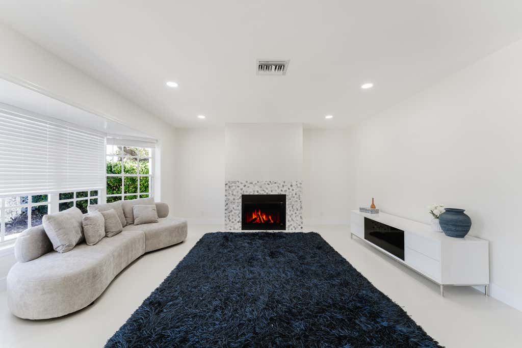 Photo of 3199 NE 6 Drive, Boca Raton, FL 33432 (MLS # R11148172)