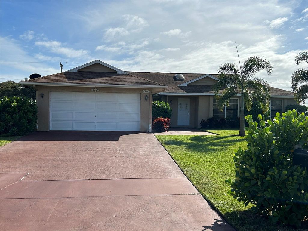 Photo of 2232 SE Longhorn Ave, Port Saint Lucie, FL 34952 (MLS # F10507683)