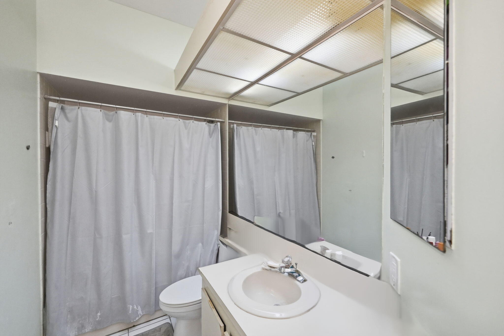LAWRENCE GROVE 1 - Residential Lease