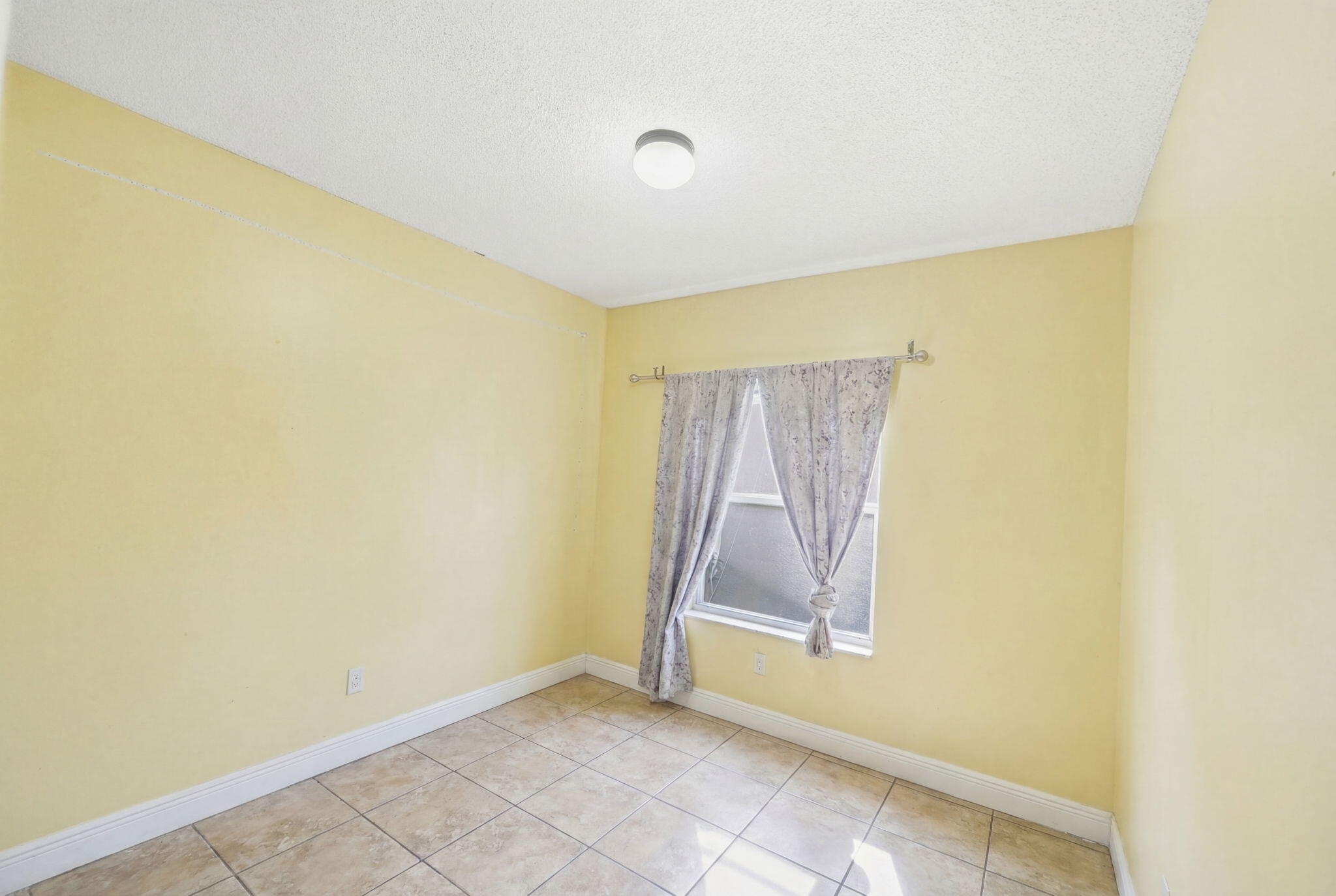 LAWRENCE GROVE 1 - Residential Lease