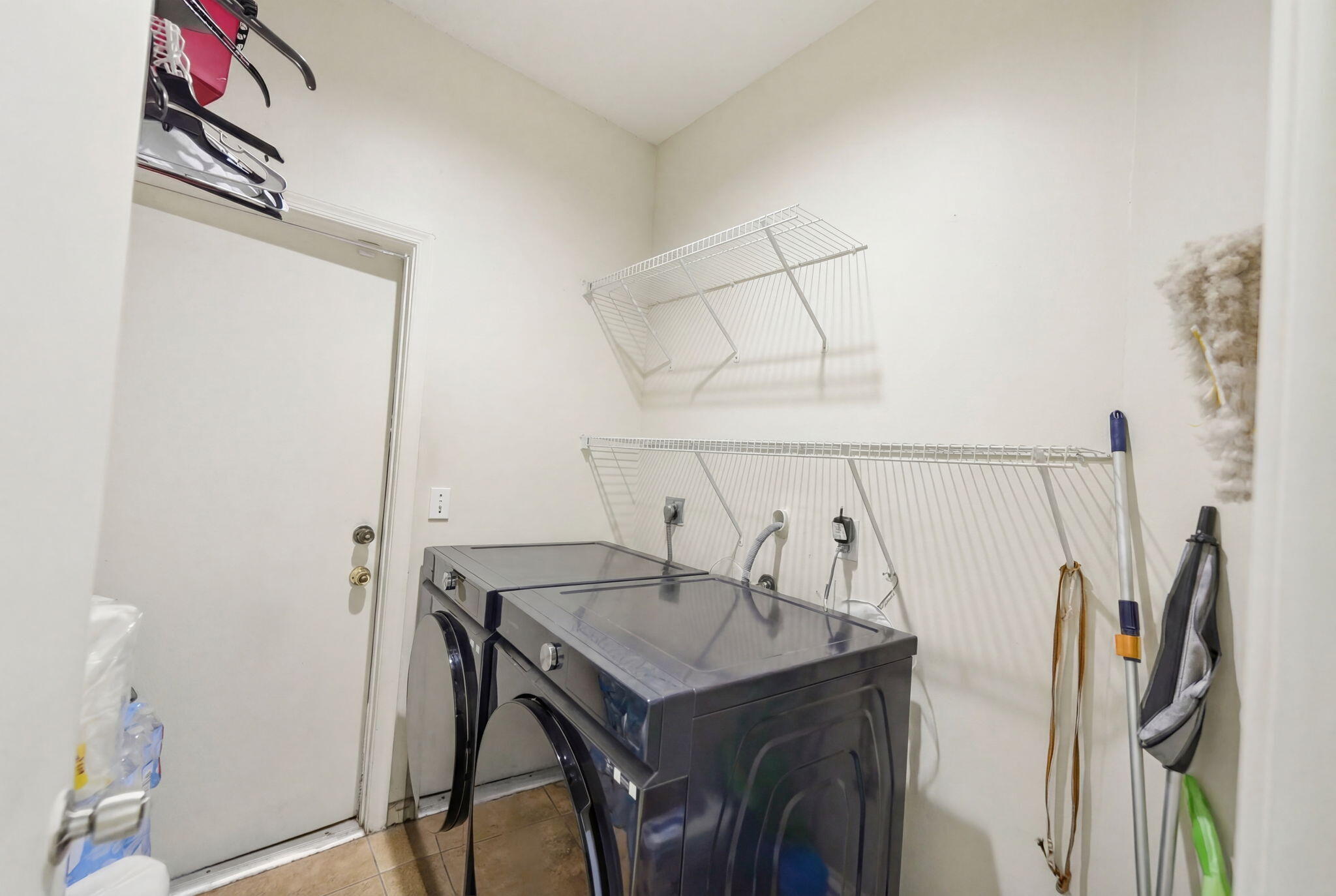 LAWRENCE GROVE 1 - Residential Lease
