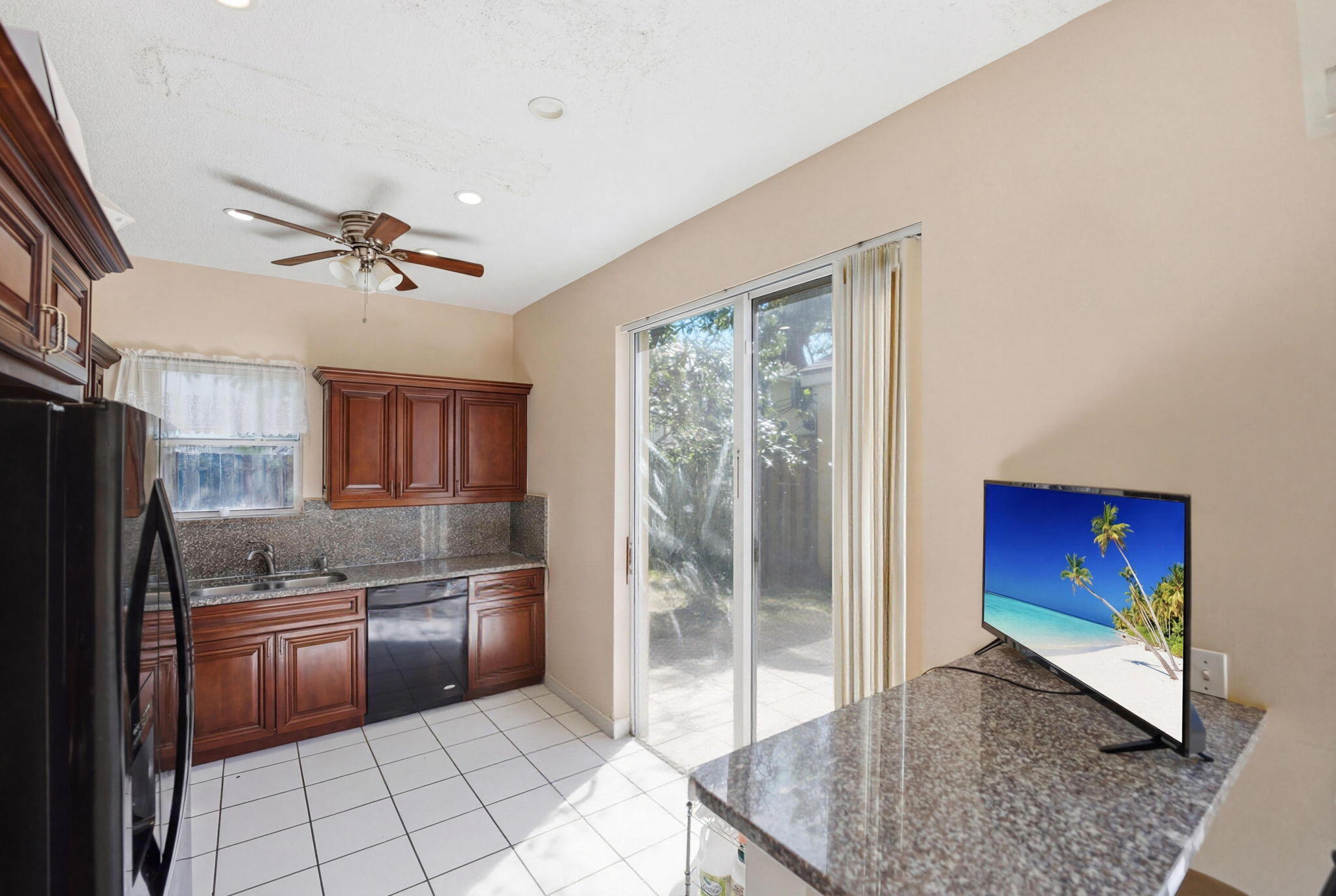 LAWRENCE GROVE 1 - Residential Lease
