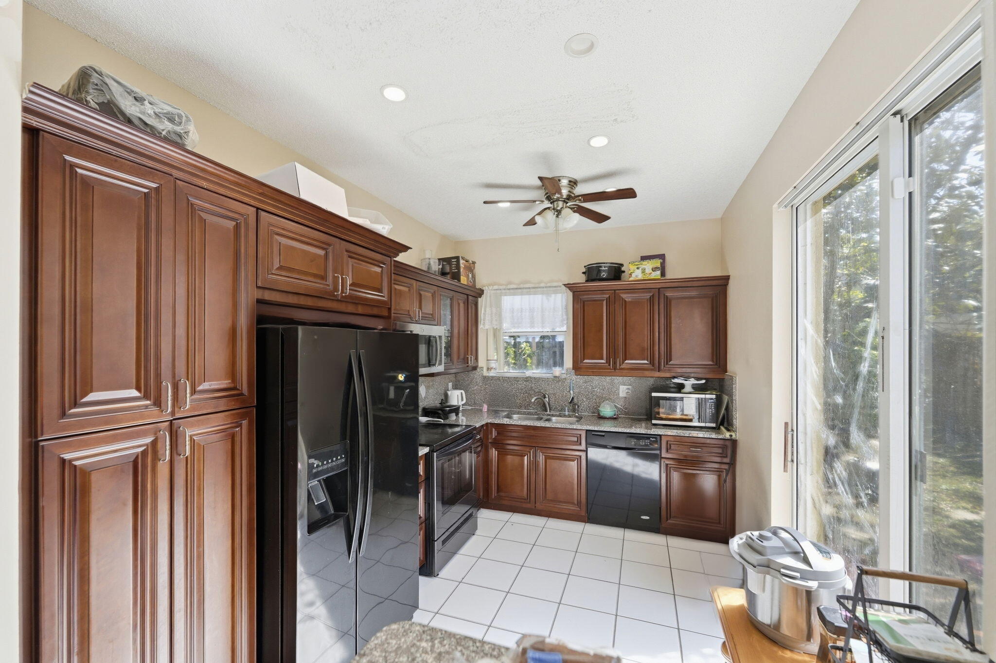 LAWRENCE GROVE 1 - Residential Lease