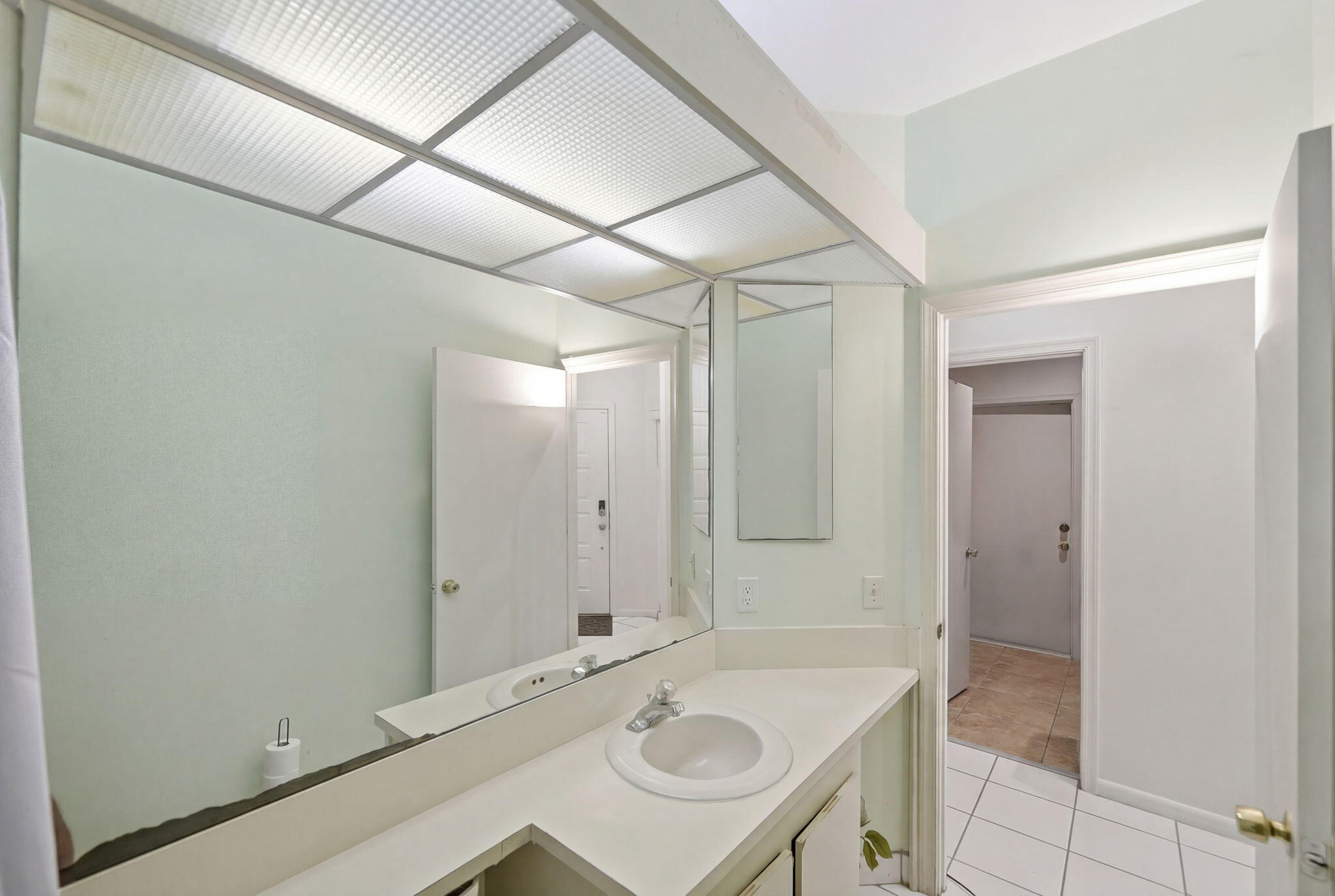 LAWRENCE GROVE 1 - Residential Lease
