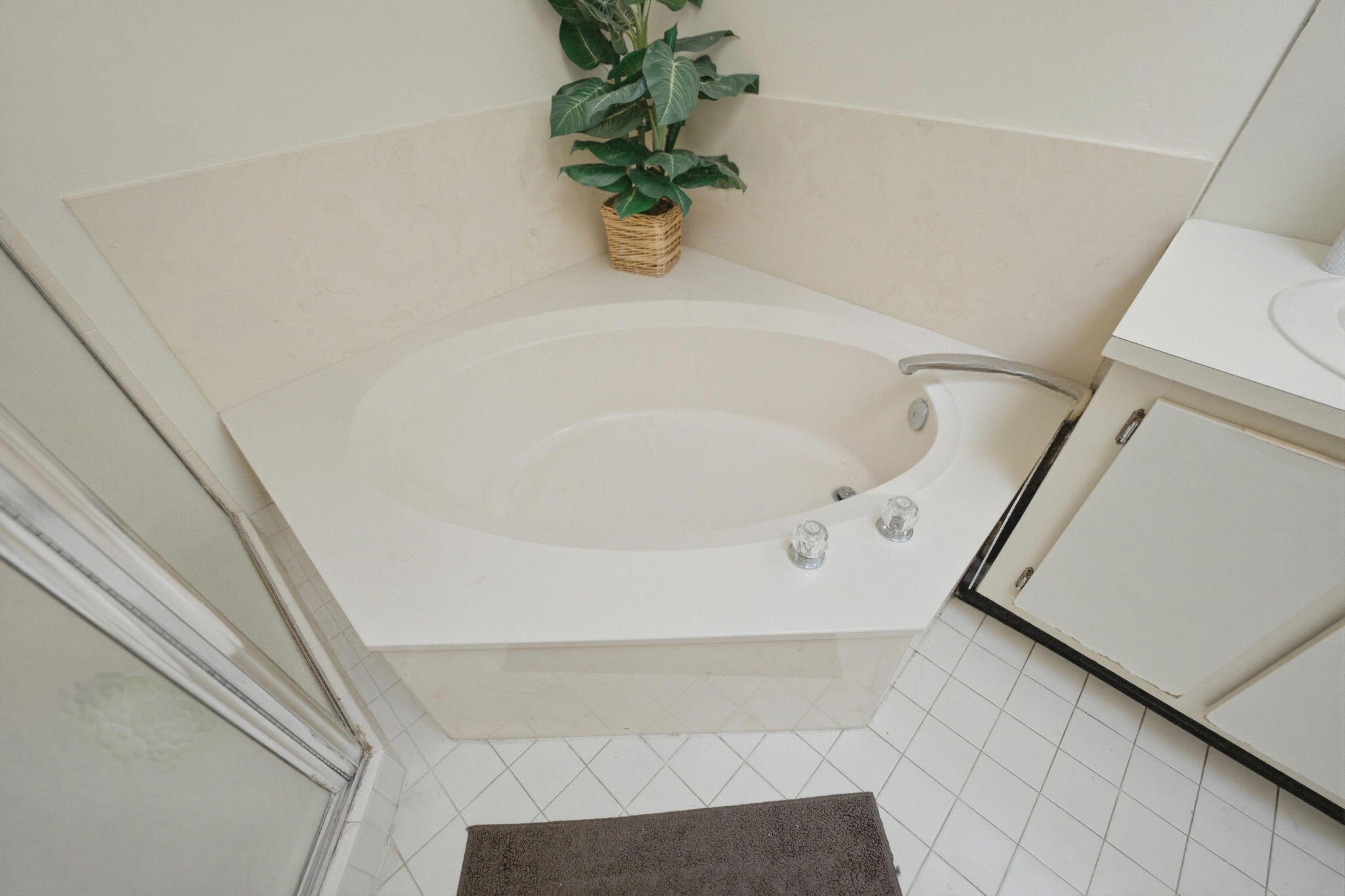 LAWRENCE GROVE 1 - Residential Lease