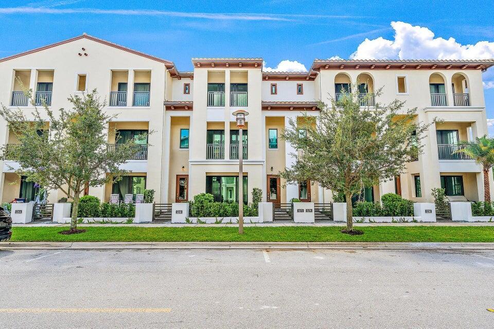 2023 Townhouse - 4 Bedroom, 3.1 Bathroom, 2 Car Garage Townhouse In The Sought After Community: ALTON, Located In The Heart Of Palm Beach Gardens. Step Inside This Beautifully Upgraded Home To Find Tile Floors With An Oak Blonde Wood Look, Blinds On All Windows, 4th Bedroom Walk In Closet & Full Bathroom On The Main Level Including A Walk Out Patio & Large Under The Stairs Storage Room. Go Up the Stairs Unto the 2nd Level To Find A Gorgeous Large White Kitchen With Extended White Shaker Wood Soft Close Cabinetry, White Tile Backsplash, Stainless Steel GE Cafe Appliances, Large 3'' Kitchen Island With Quartz Designer Countertops Perfect To Entertain Family & Friends, The Large Living Room & Dining Room Are