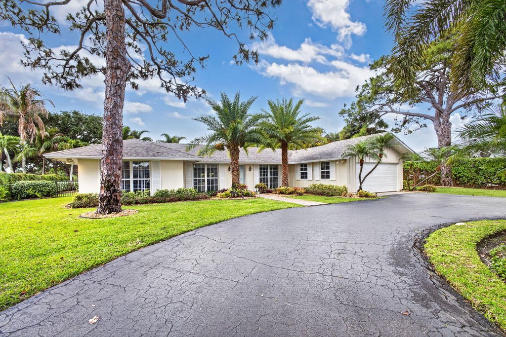 Photo of 291 Country Club Drive, Tequesta, FL 33469 (MLS # B26023714)